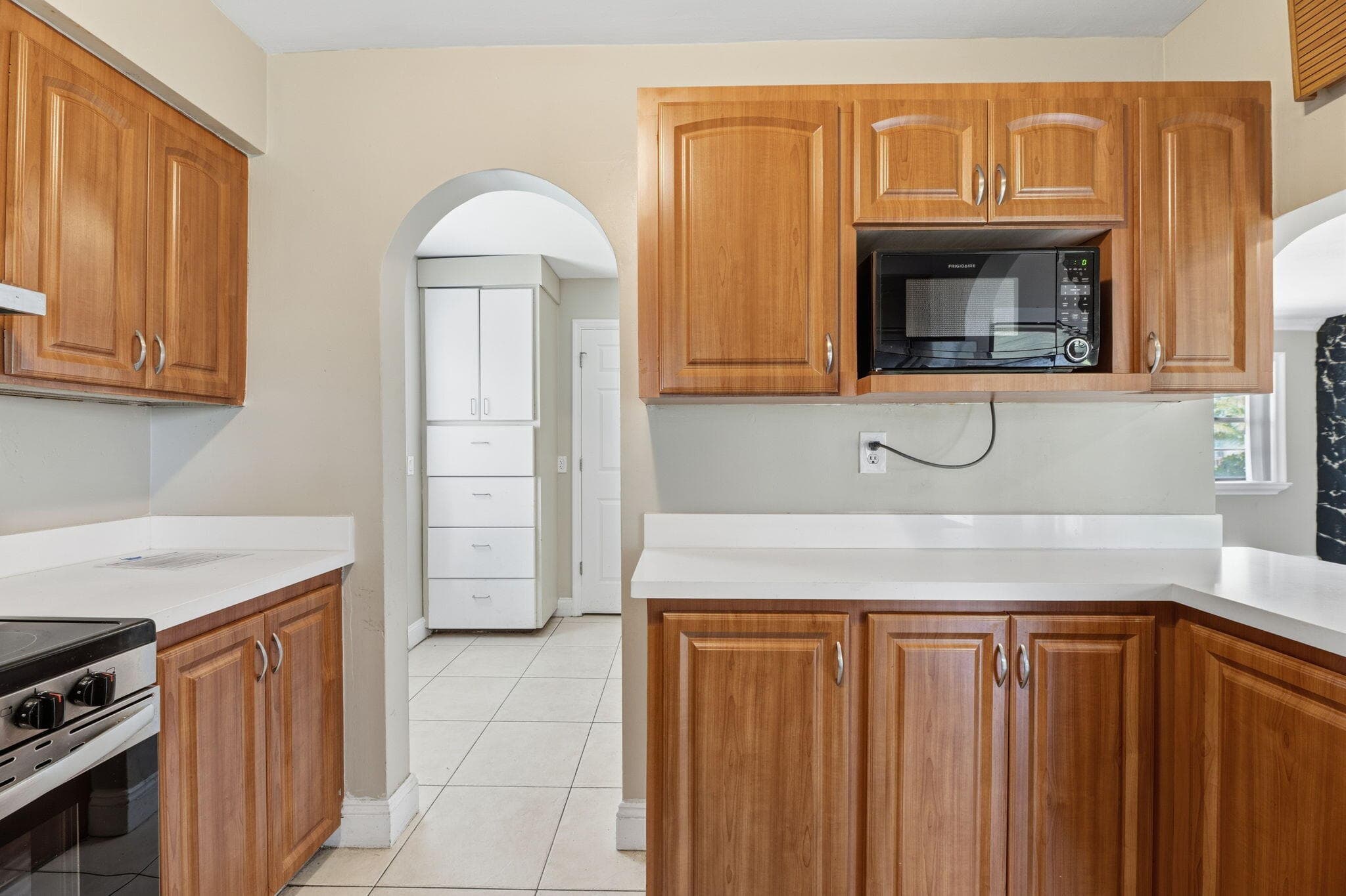 7670 NW 11th Court, Pembroke Pines, FL 33024 — photo 9 of 27
