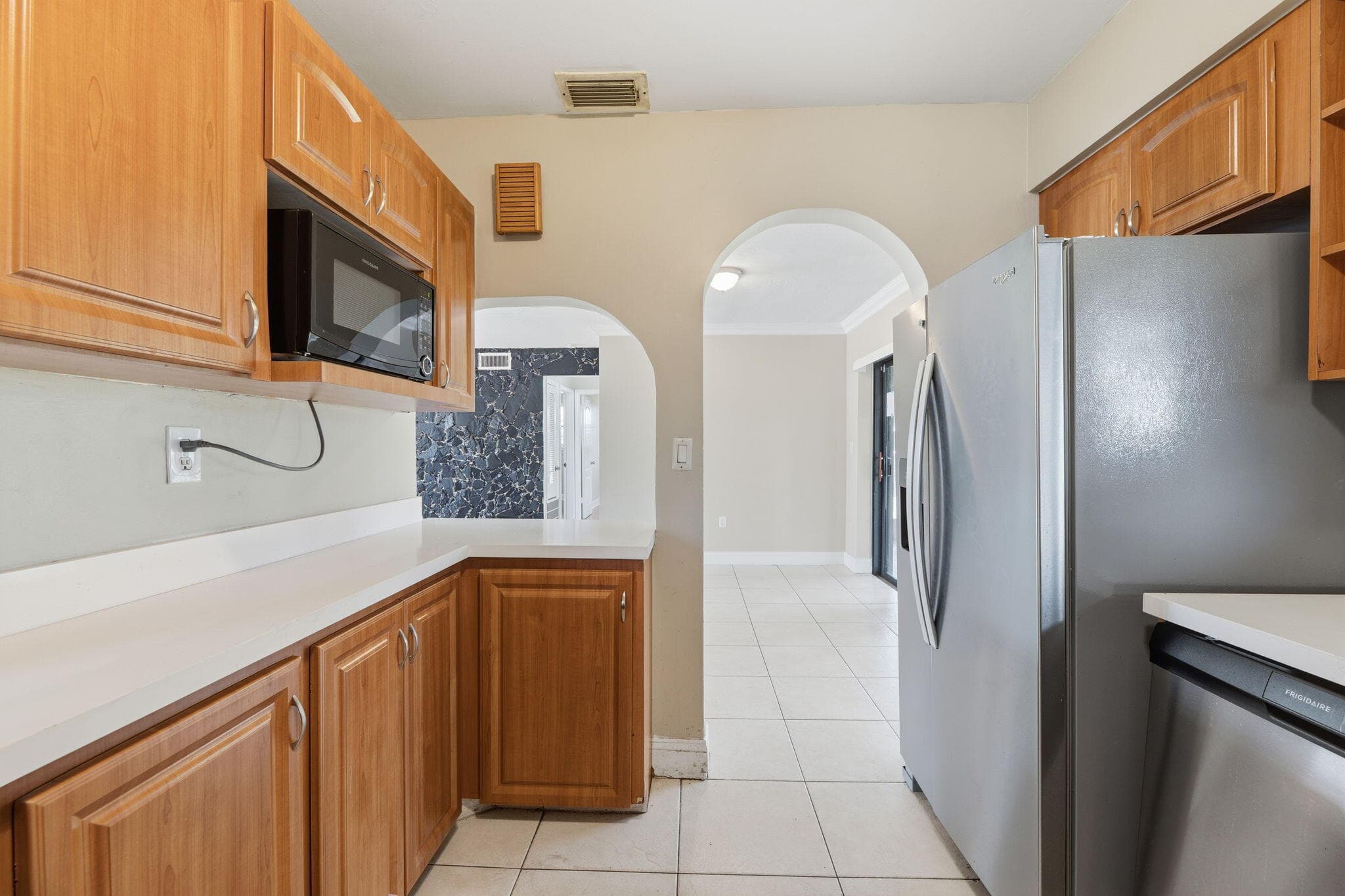 7670 NW 11th Court, Pembroke Pines, FL 33024 — photo 10 of 27