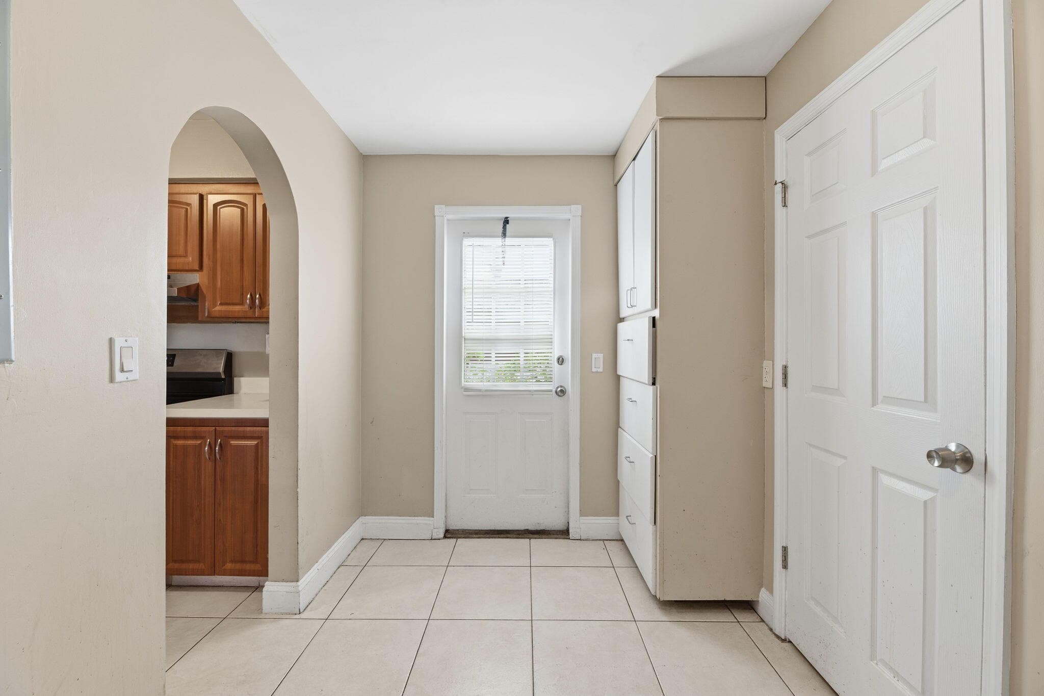 7670 NW 11th Court, Pembroke Pines, FL 33024 — photo 12 of 27