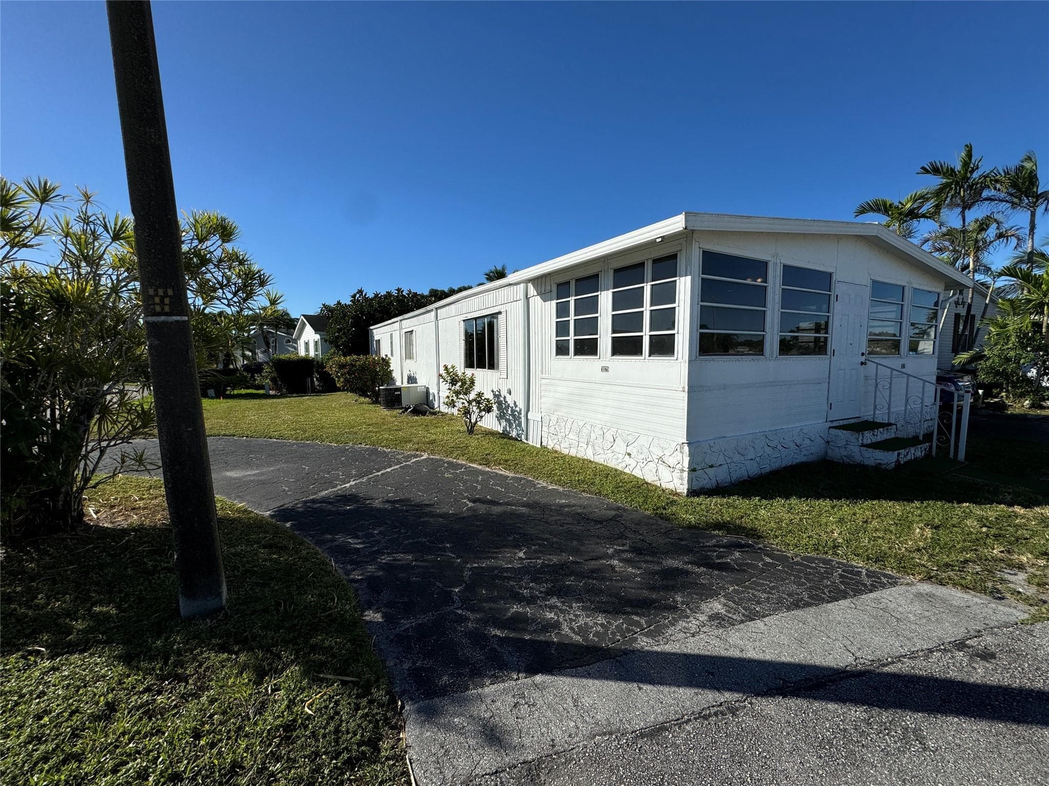 3028 Lakeshore Drive, Fort Lauderdale, FL 33312 — photo 5 of 39