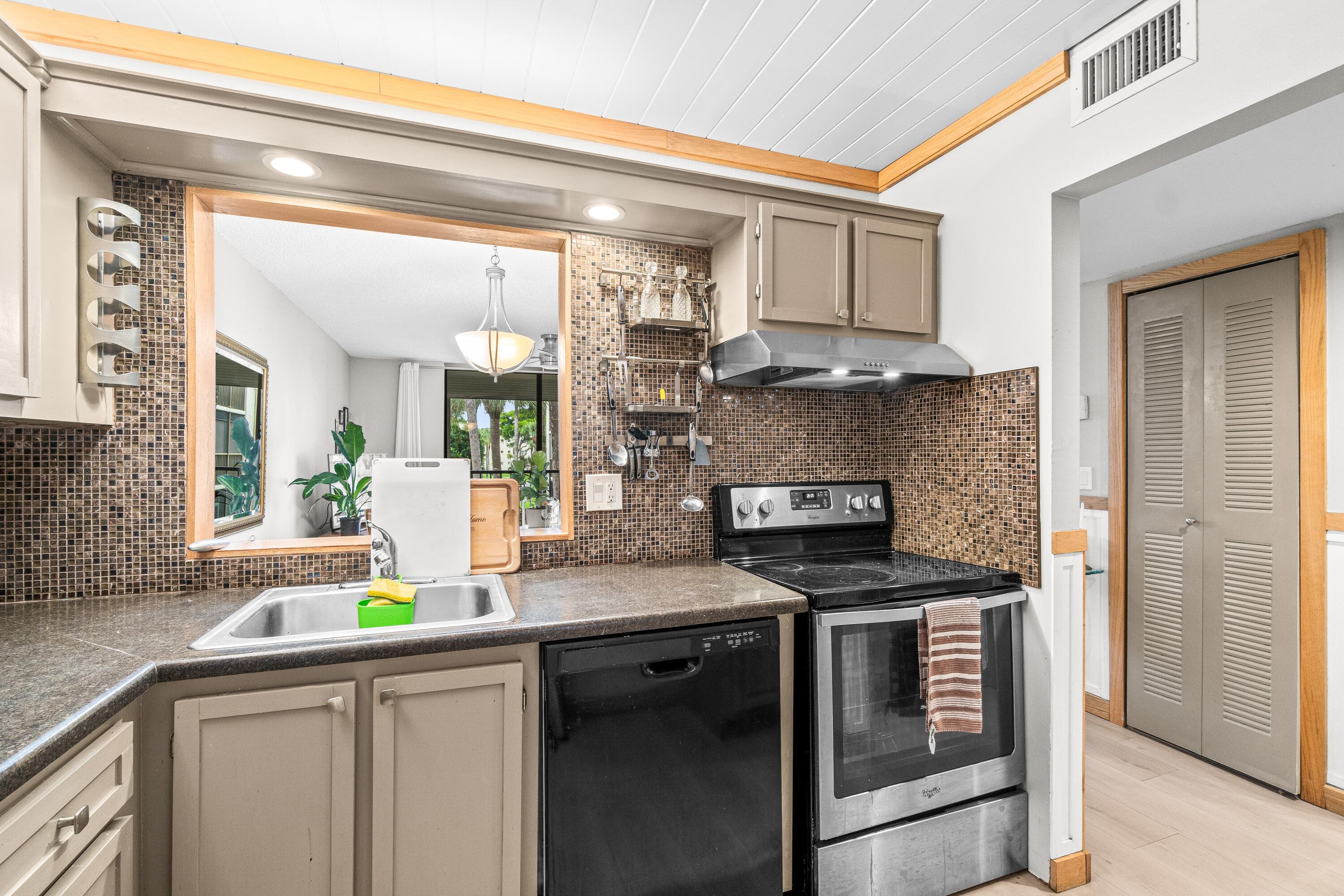 5370 Las Verdes Circle 209, Delray Beach, FL 33484 — photo 15 of 30