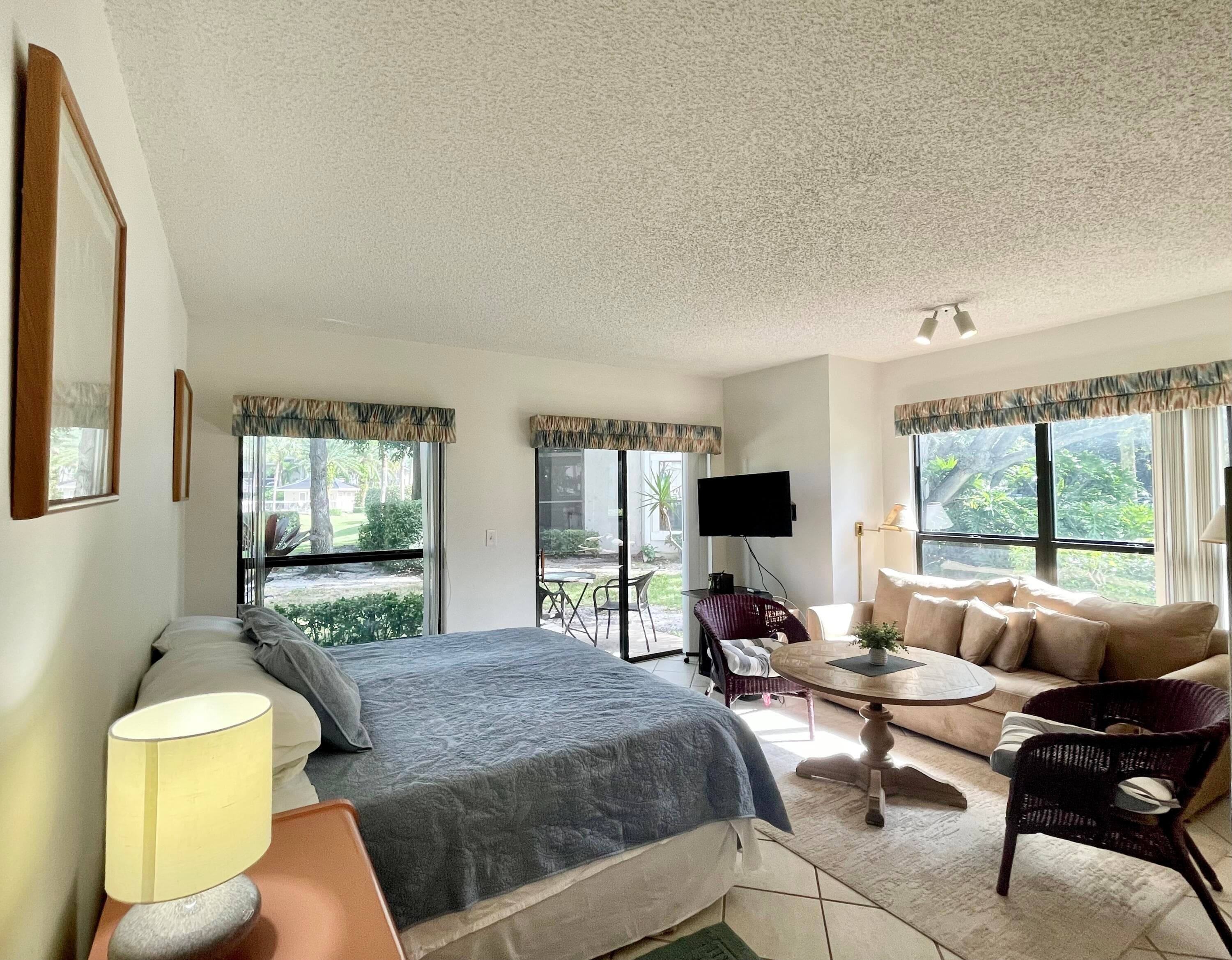 11863 Wimbledon Circle 447, Wellington, FL 33414 — photo 3 of 12