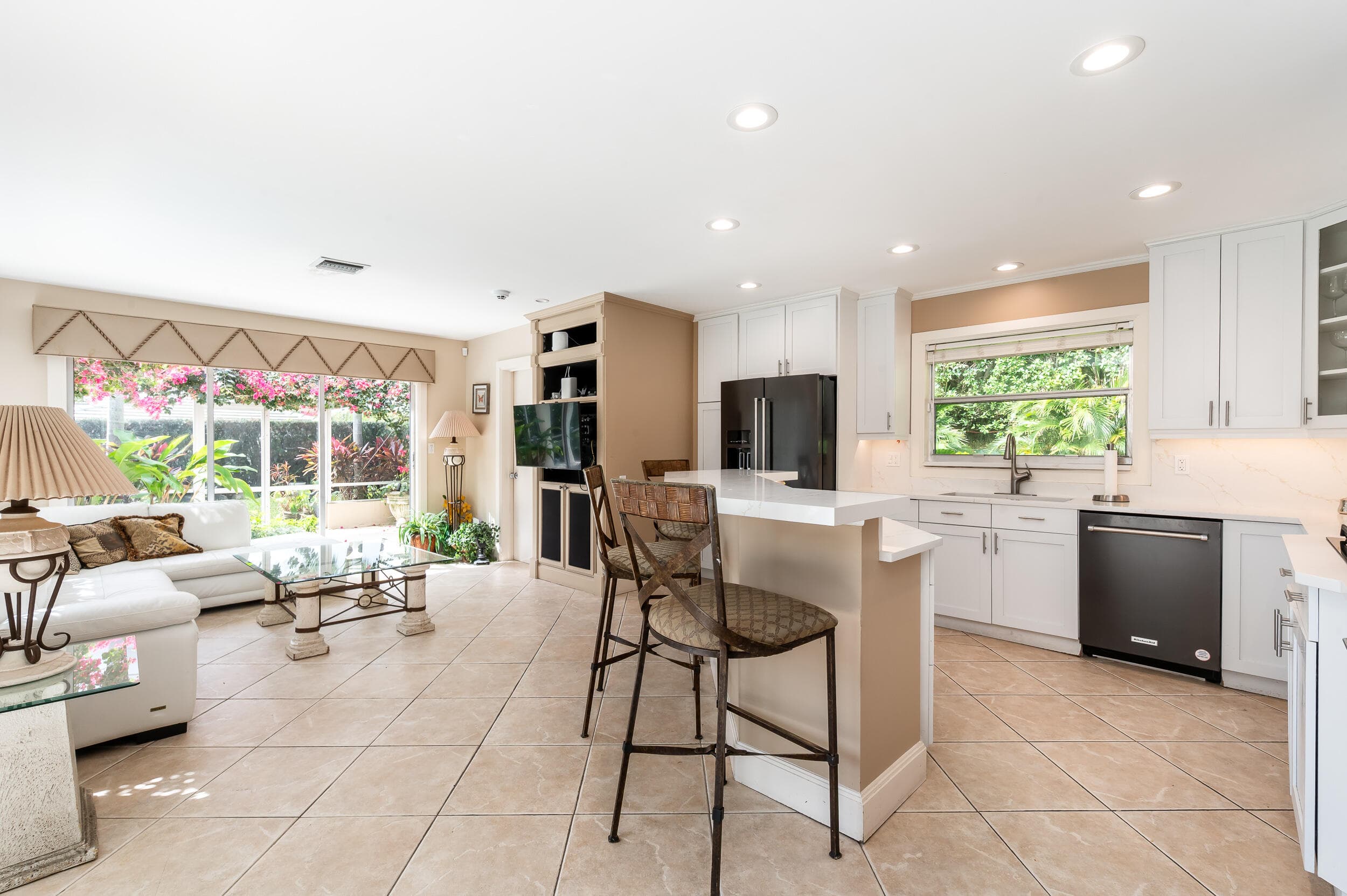280 Tradewind Drive, Palm Beach, FL 33480 — photo 15 of 34
