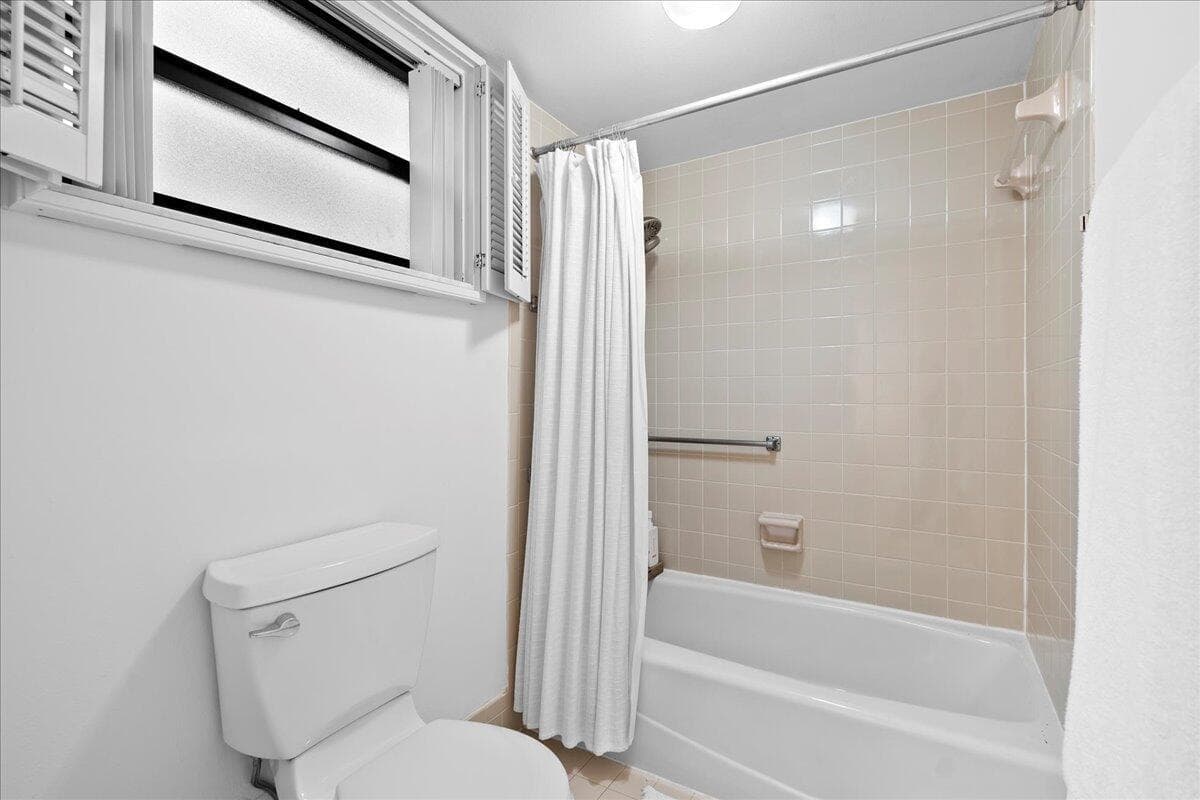 11863 Wimbledon Circle 446, Wellington, FL 33414 — photo 15 of 46