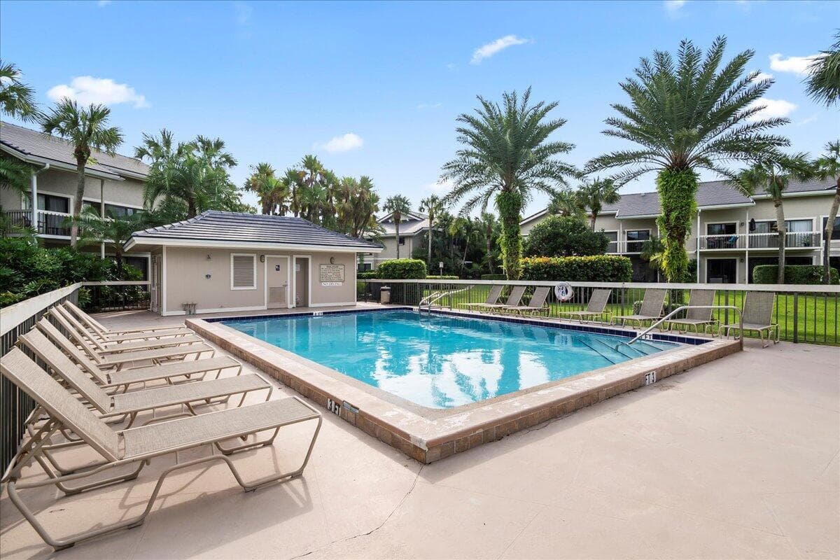 11863 Wimbledon Circle 446, Wellington, FL 33414 — photo 32 of 46