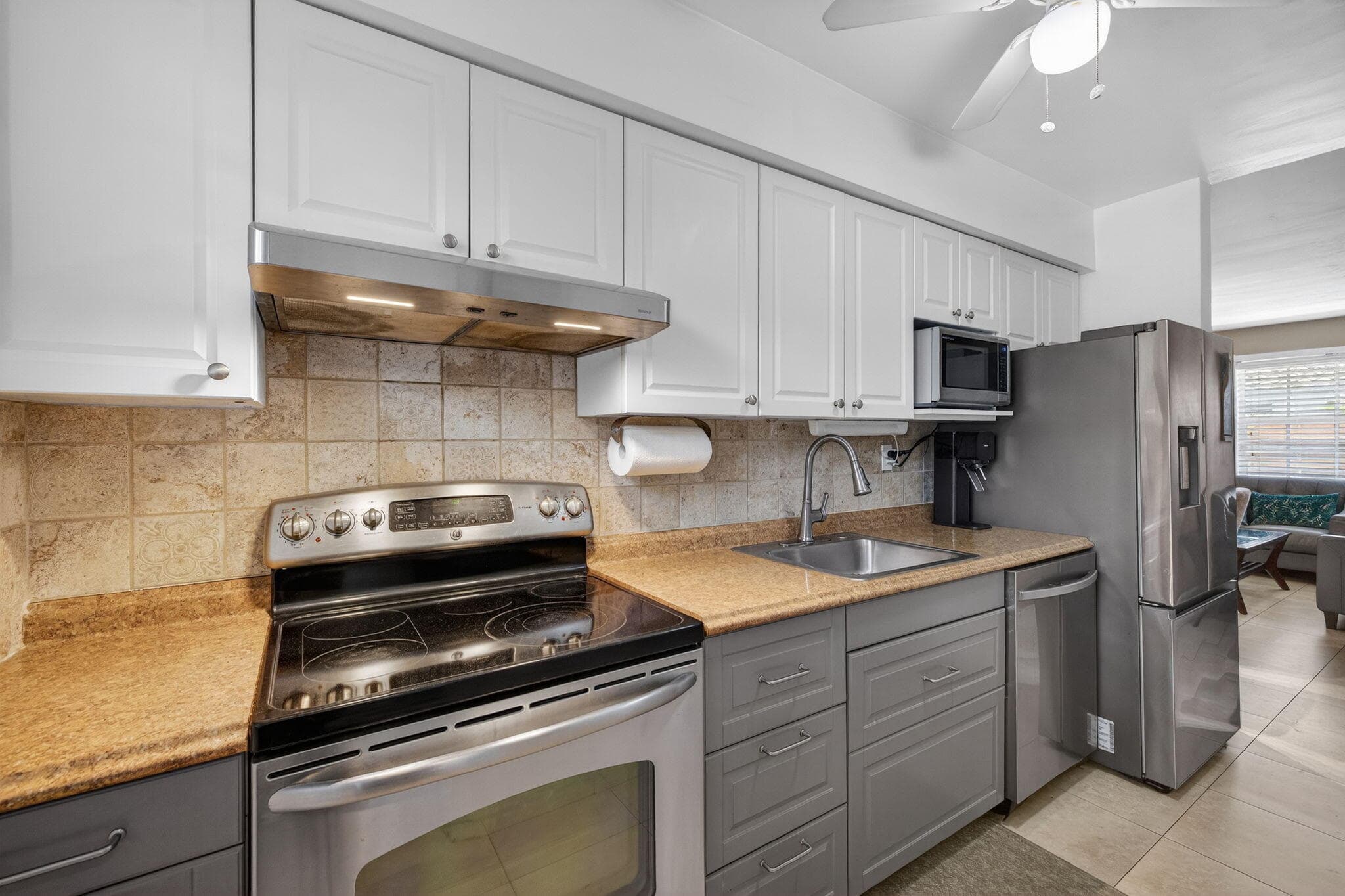 4532 Poinciana Street, Lauderdale-By-The-Sea, FL 33308 — photo 10 of 61