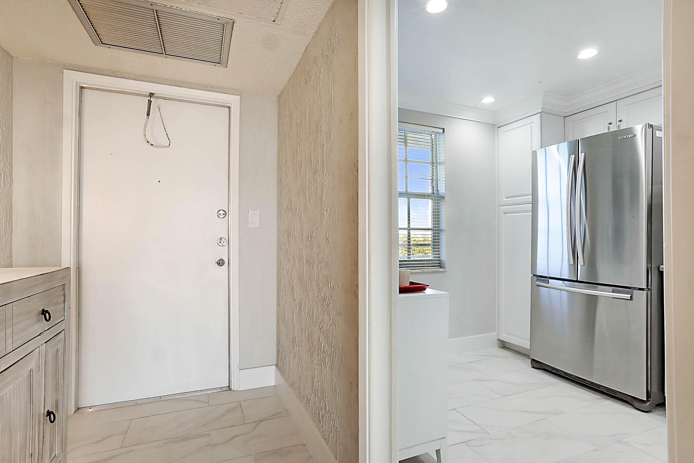 575 Oaks Lane 703, Pompano Beach, FL 33069 — photo 1 of 42
