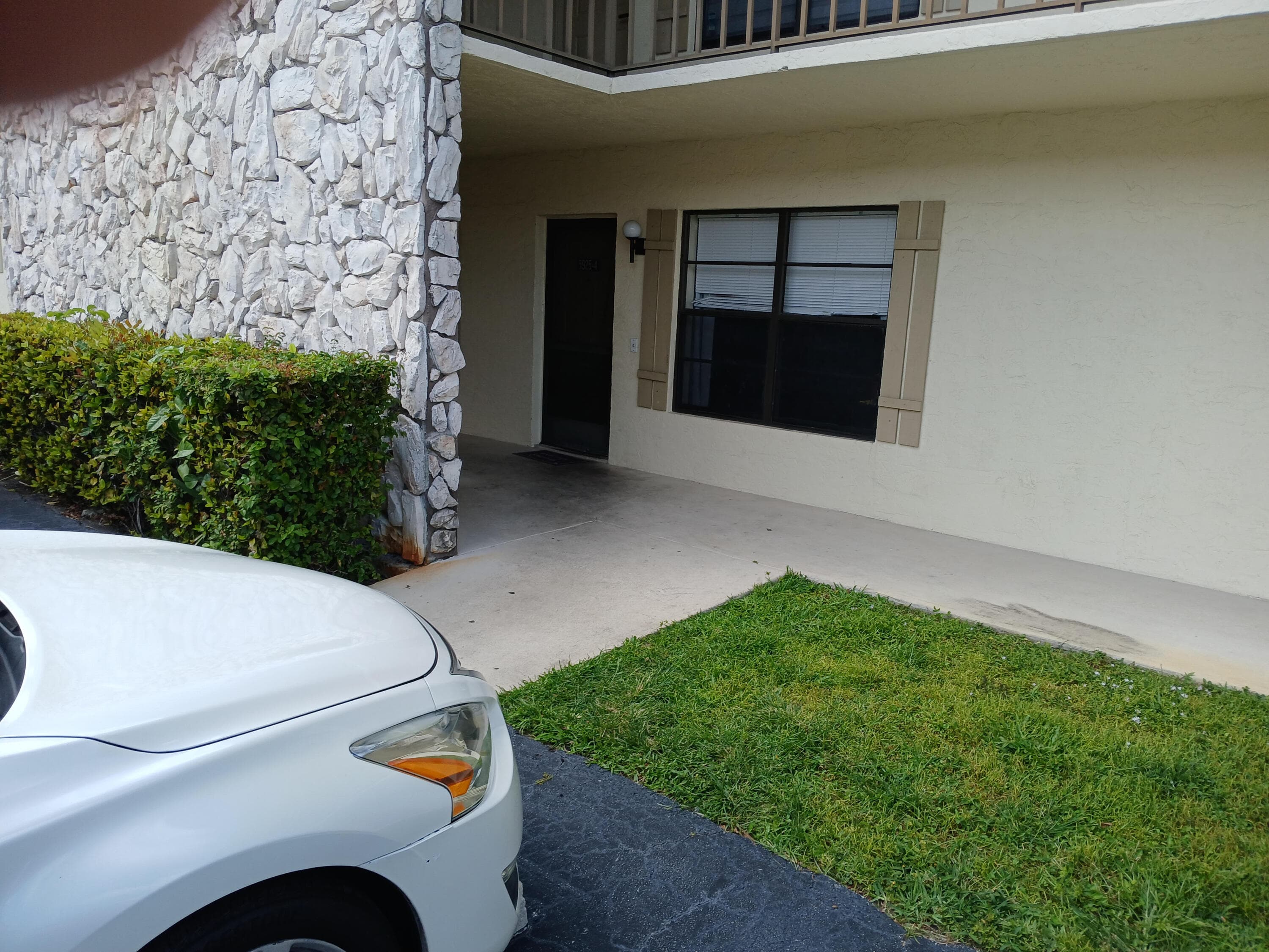 5925 Longbow Lane 4, West Palm Beach, FL 33415 — photo 2 of 4
