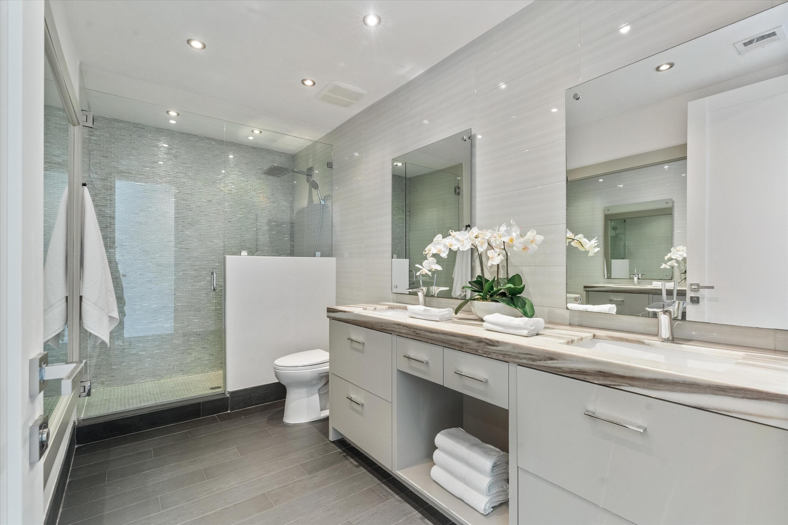 1032 SE 13th Terrace, Fort Lauderdale, FL 33316 — photo 9 of 27