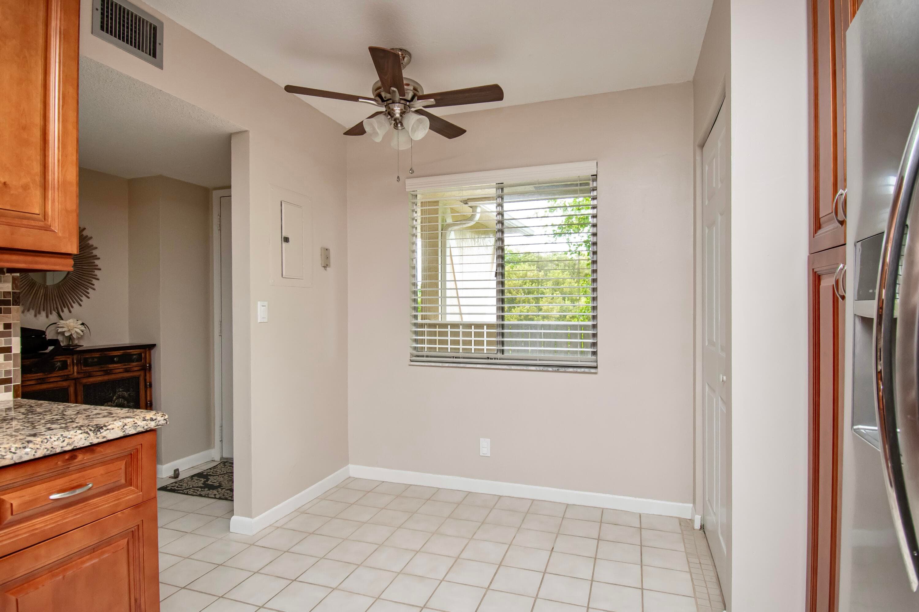7286 Huntington Lane 408, Delray Beach, FL 33446 — photo 5 of 22