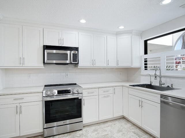6081 SE Landing Way 6, Stuart, FL 34997 — photo 8 of 37