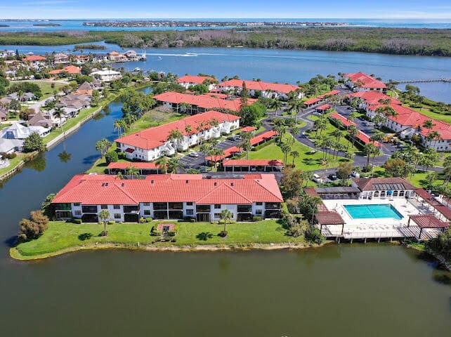 6081 SE Landing Way 6, Stuart, FL 34997 — photo 36 of 37