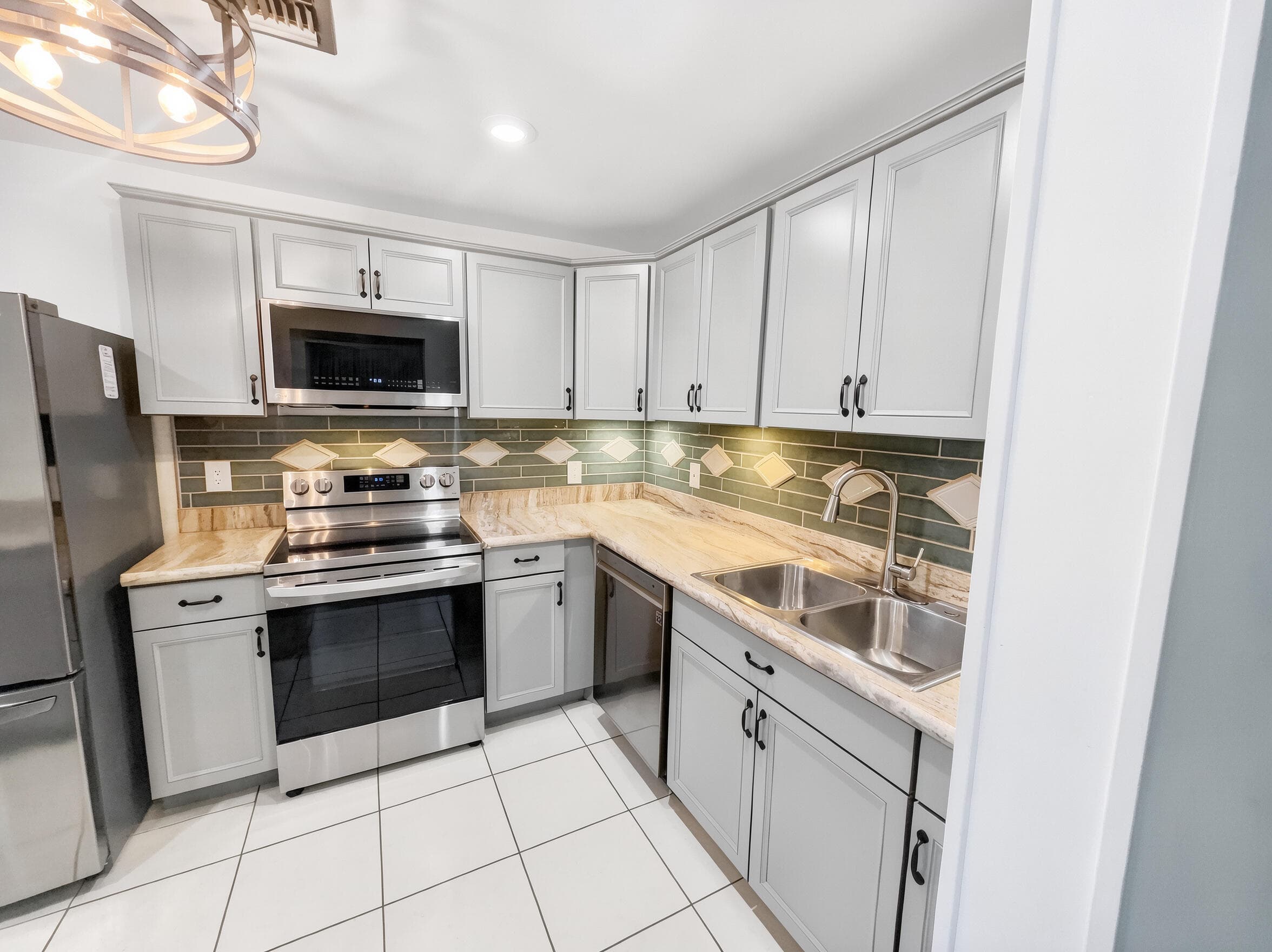 5852 Dream Court 35, Fort Pierce, FL 34982 — photo 4 of 16