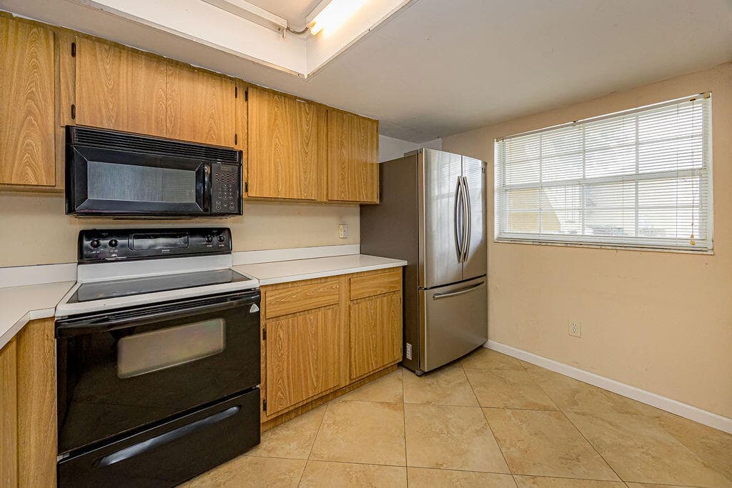 1501 Palm Beach Trace Drive, Royal Palm Beach, FL 33411 — photo 10 of 35