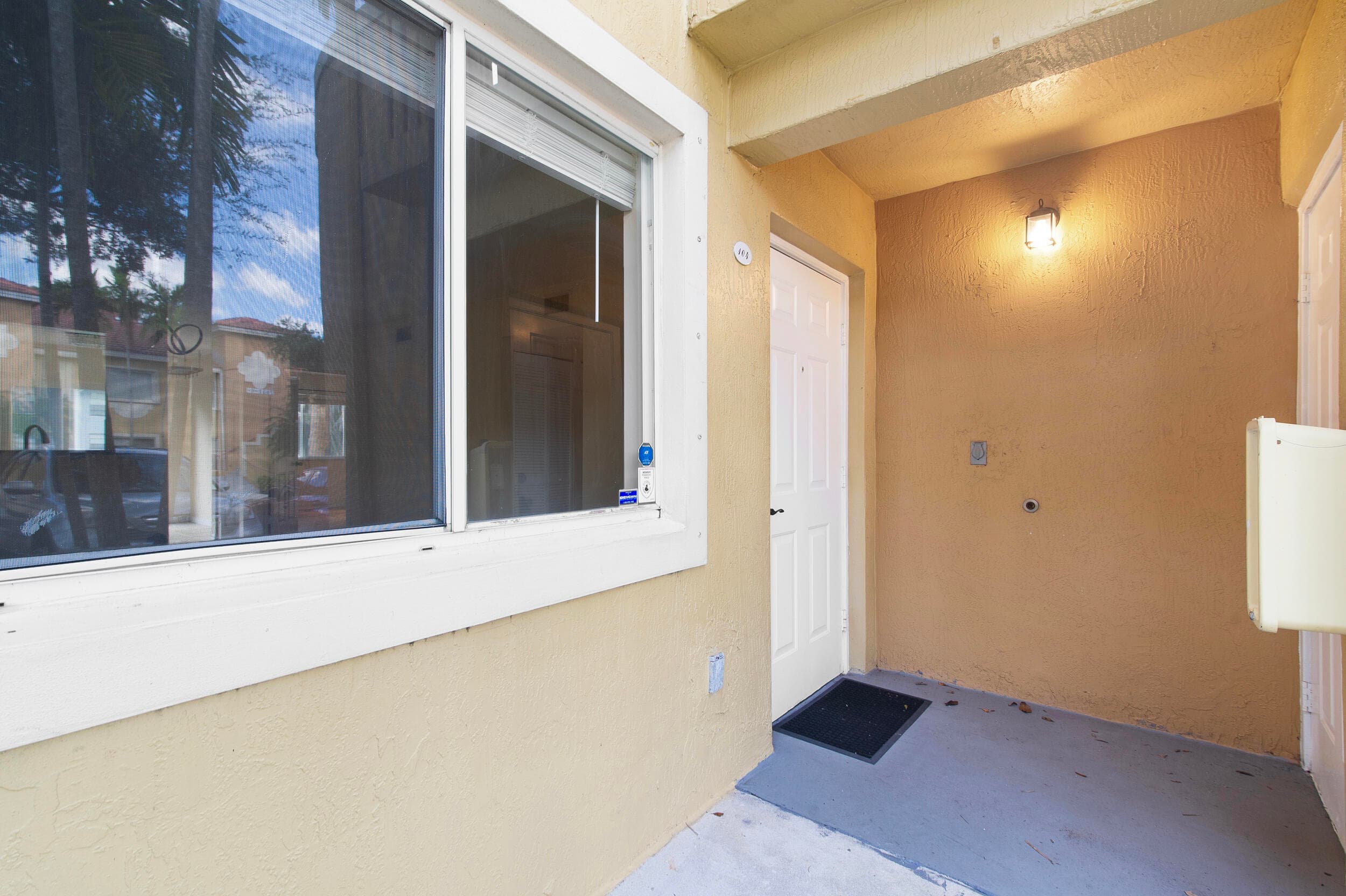 7850 NW 6th Street 104, Pembroke Pines, FL 33024 — photo 1 of 24