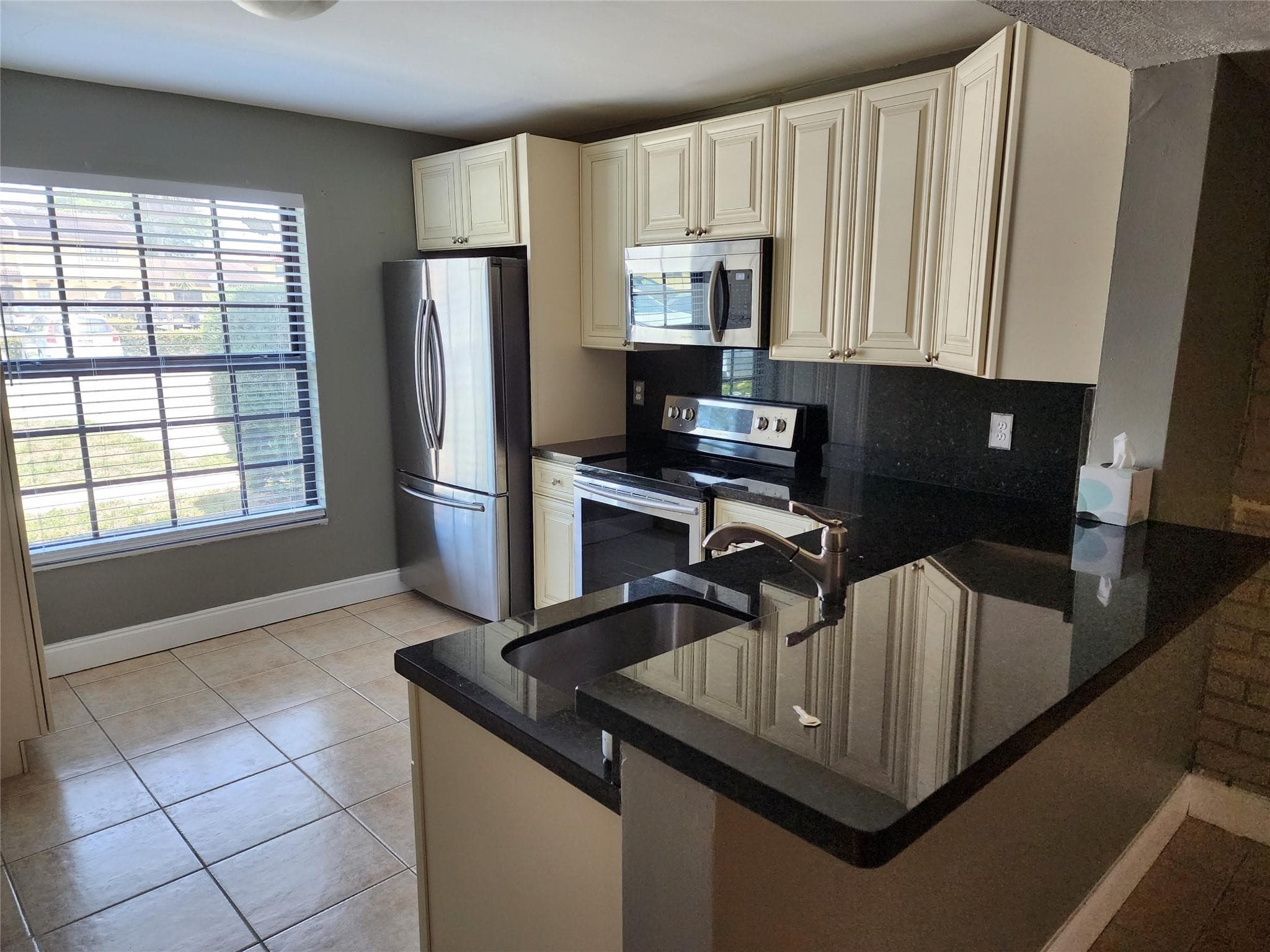 2619 NW 47th Lane, Lauderdale Lakes, FL 33313 — photo 4 of 33