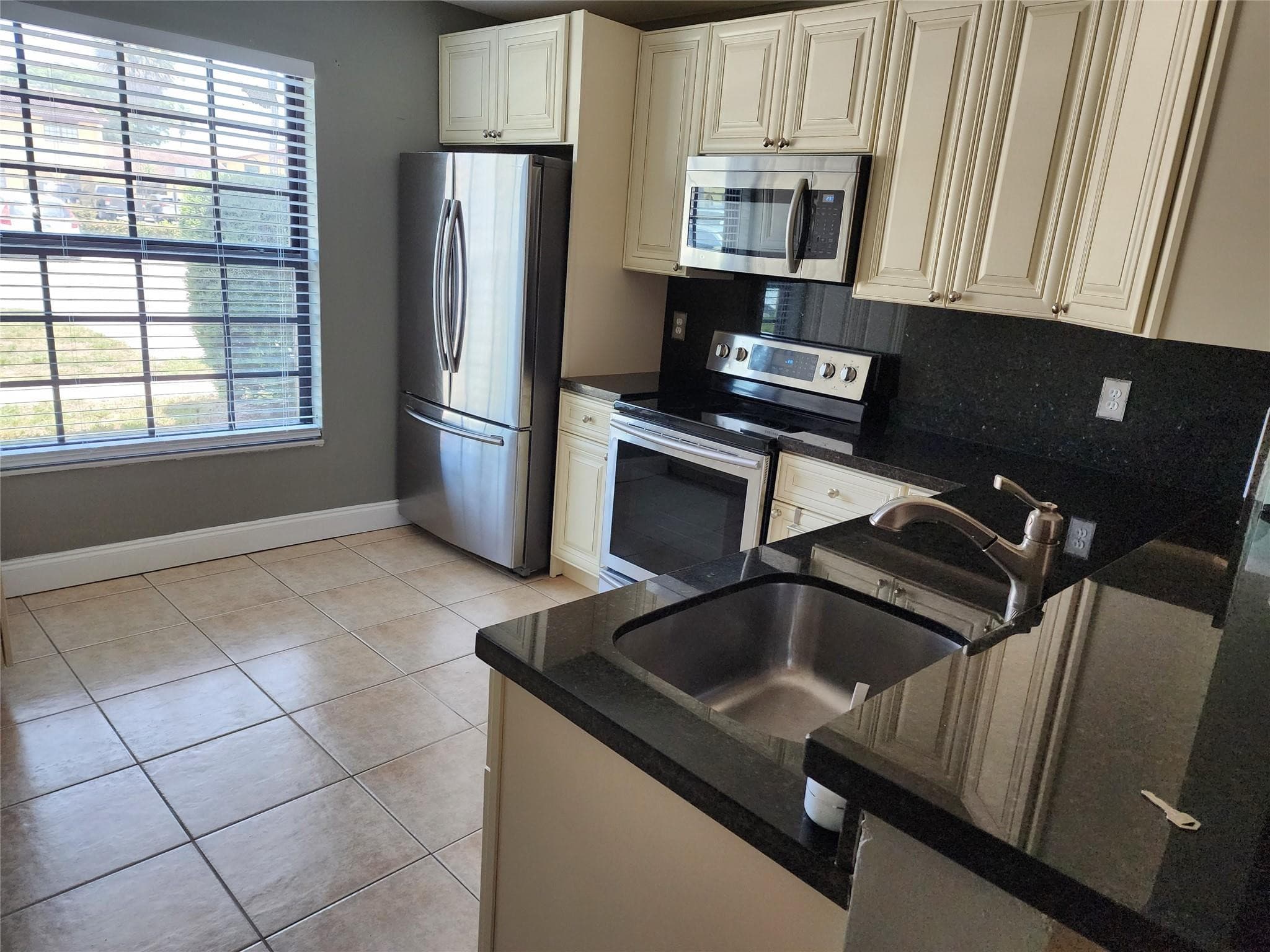 2619 NW 47th Lane, Lauderdale Lakes, FL 33313 — photo 5 of 33
