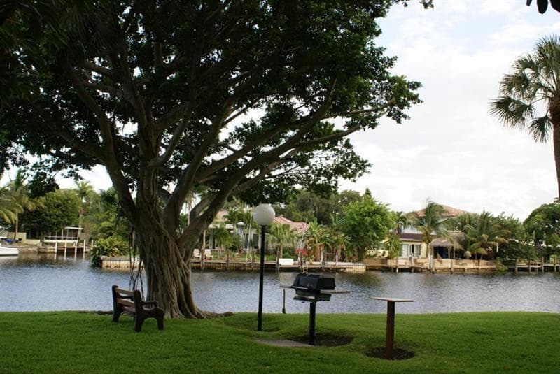 9 Royal Palm Way 2010, Boca Raton, FL 33432 — photo 18 of 32