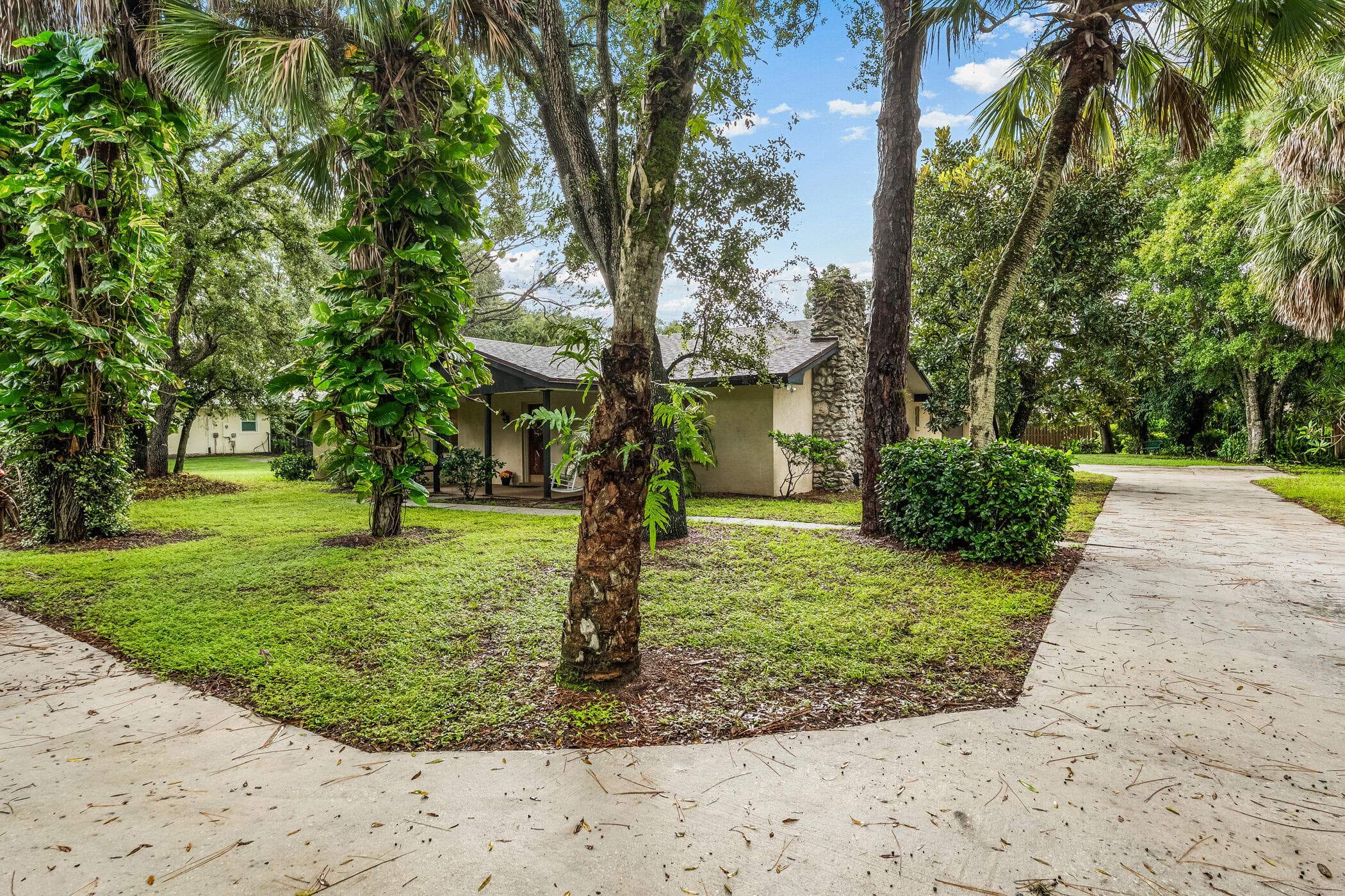 4153 1st Street SW, Vero Beach, FL 32968 — photo 5 of 38