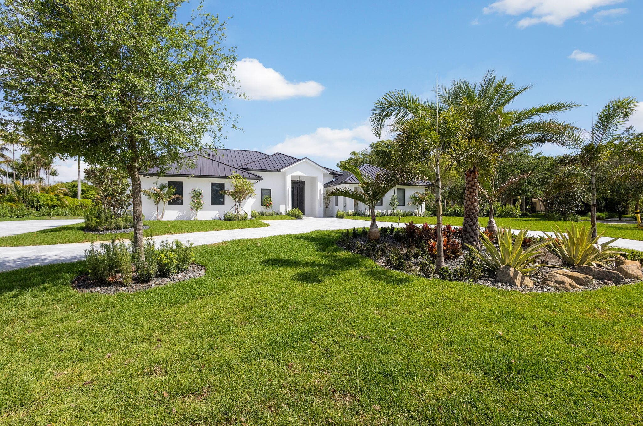8771 Man O War Road, Palm Beach Gardens, FL 33418 — photo 5 of 61