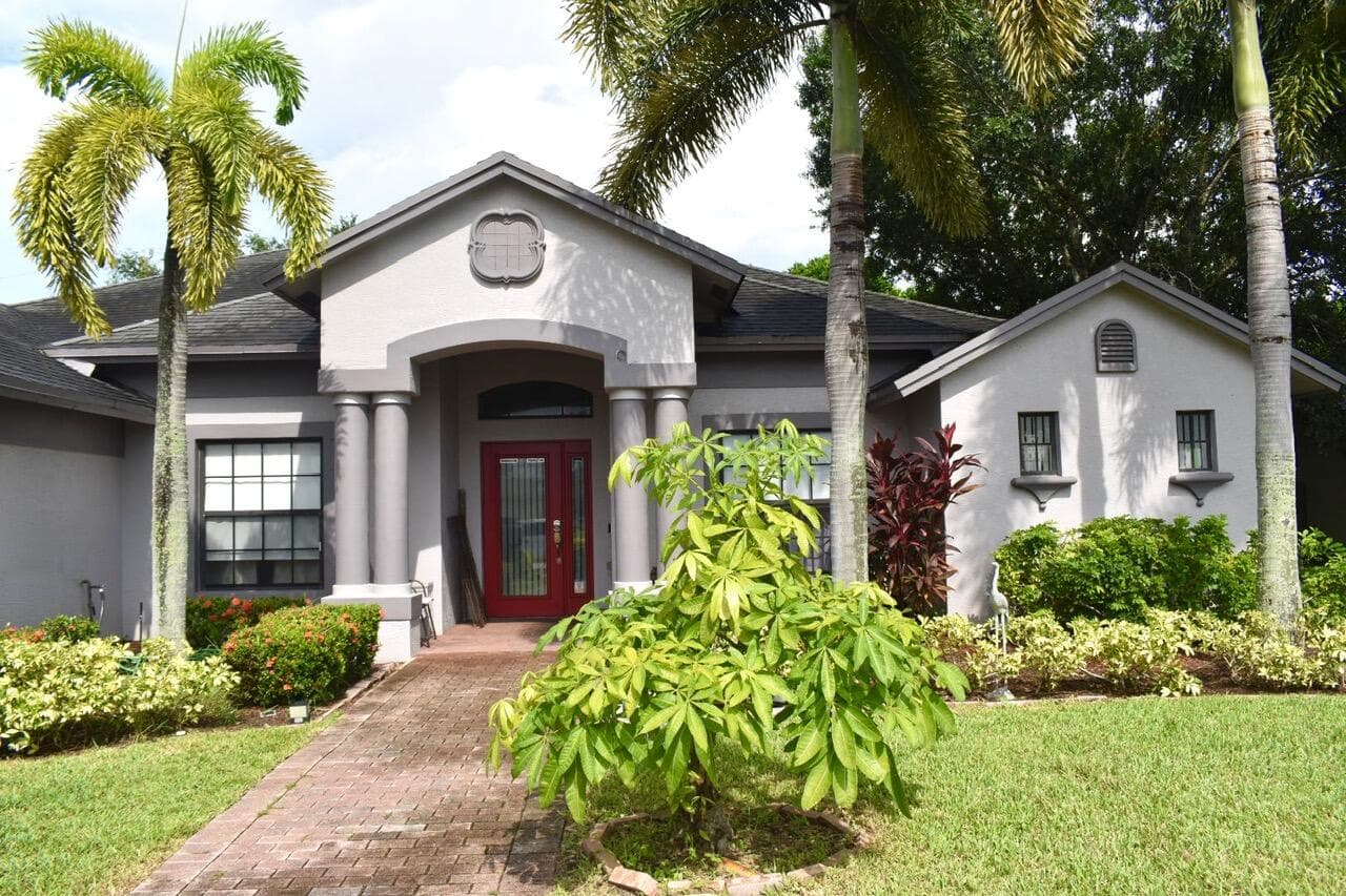501 SW Bayshore Boulevard, Port St. Lucie, FL 34983 — photo 1 of 16