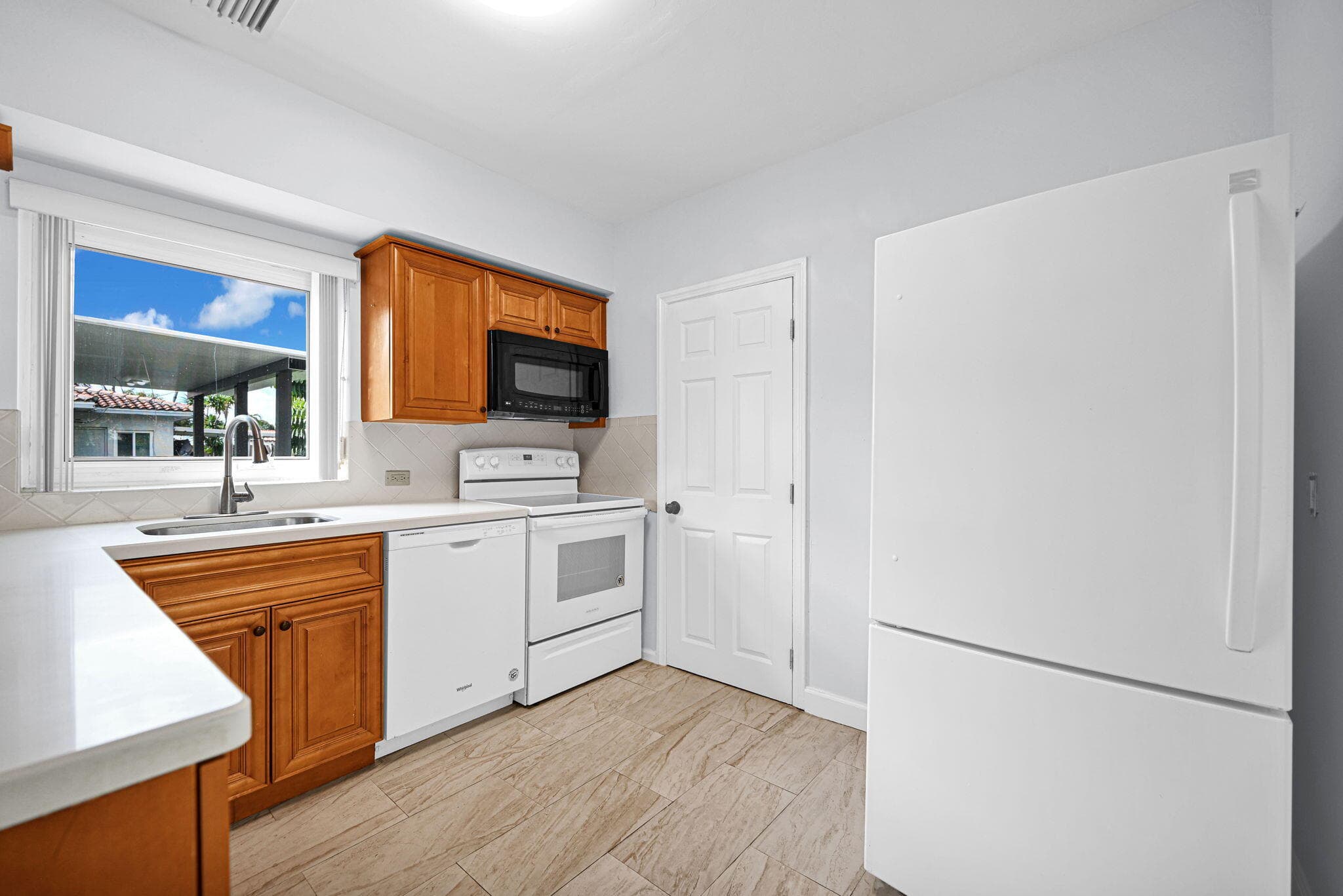 2200 SW 23rd Terrace, Miami, FL 33145 — photo 15 of 53