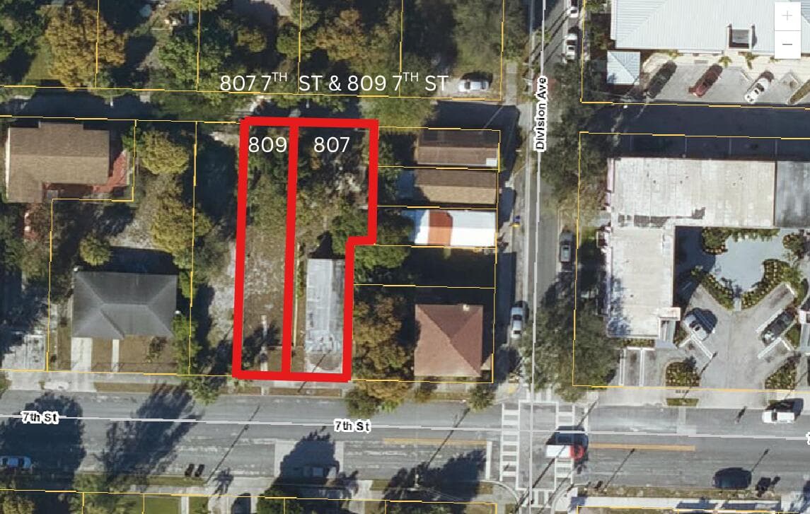 807 7th Street, West Palm Beach, FL 33401 — photo 1 of 4