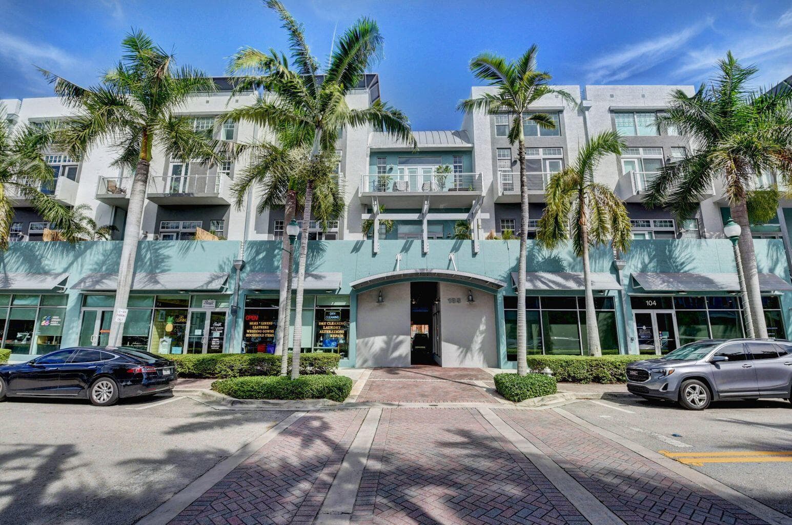 185 NE 4th Avenue 204, Delray Beach, FL 33483 — photo 1 of 16