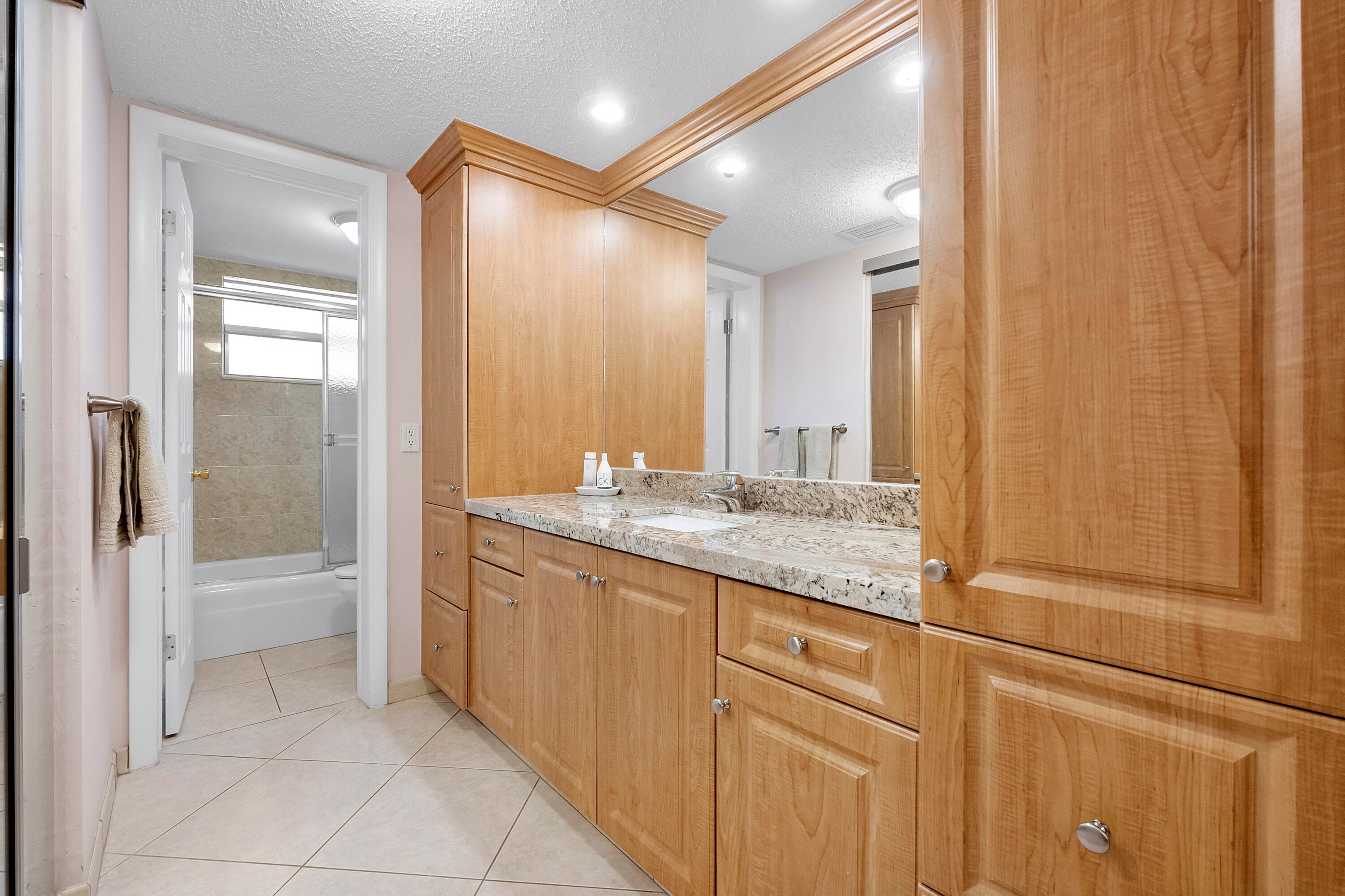 4270 NW 40th Street 205, Lauderdale Lakes, FL 33319 — photo 10 of 15