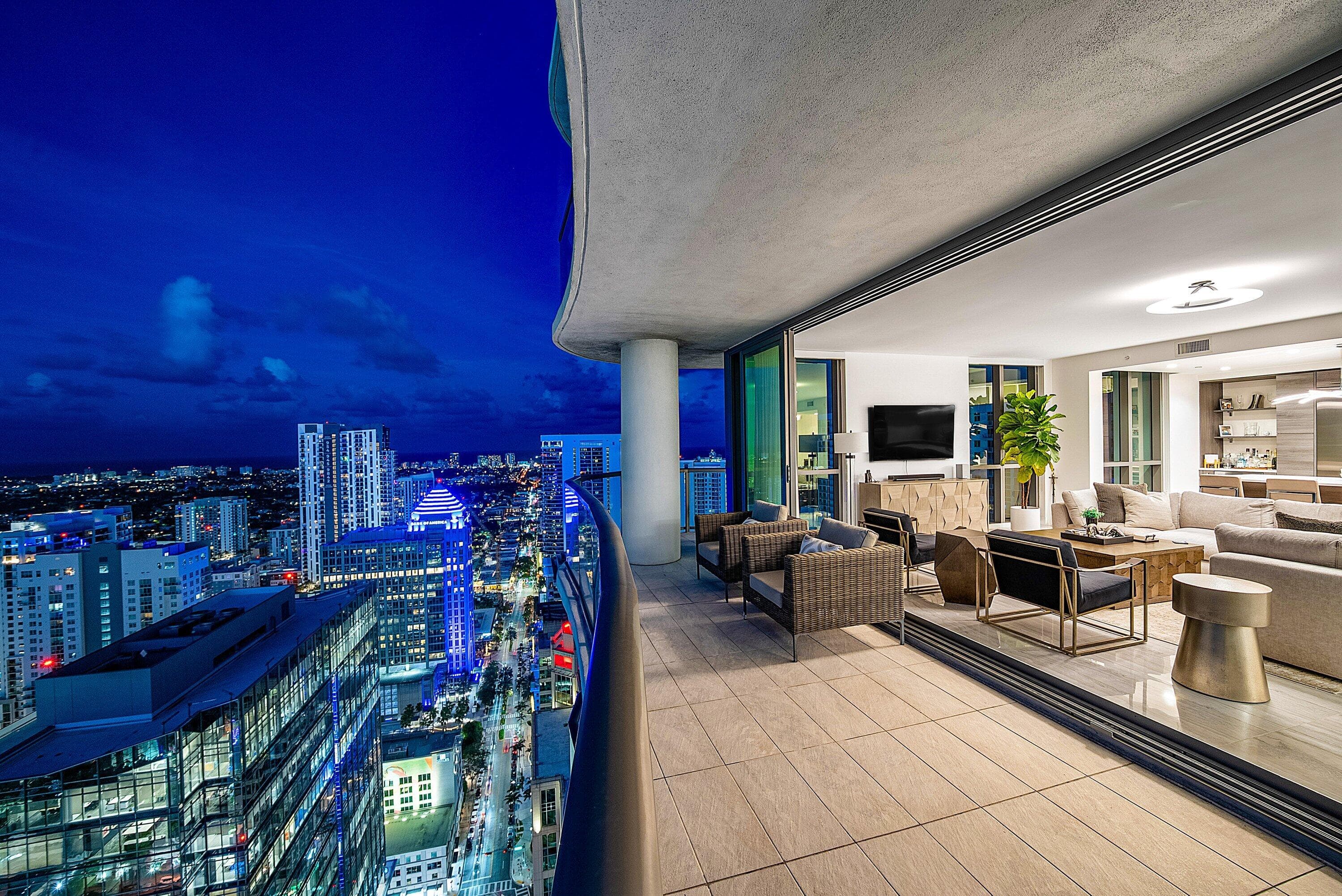 100 E Las Olas Boulevard 4301, Fort Lauderdale, FL 33301 — photo 1 of 61