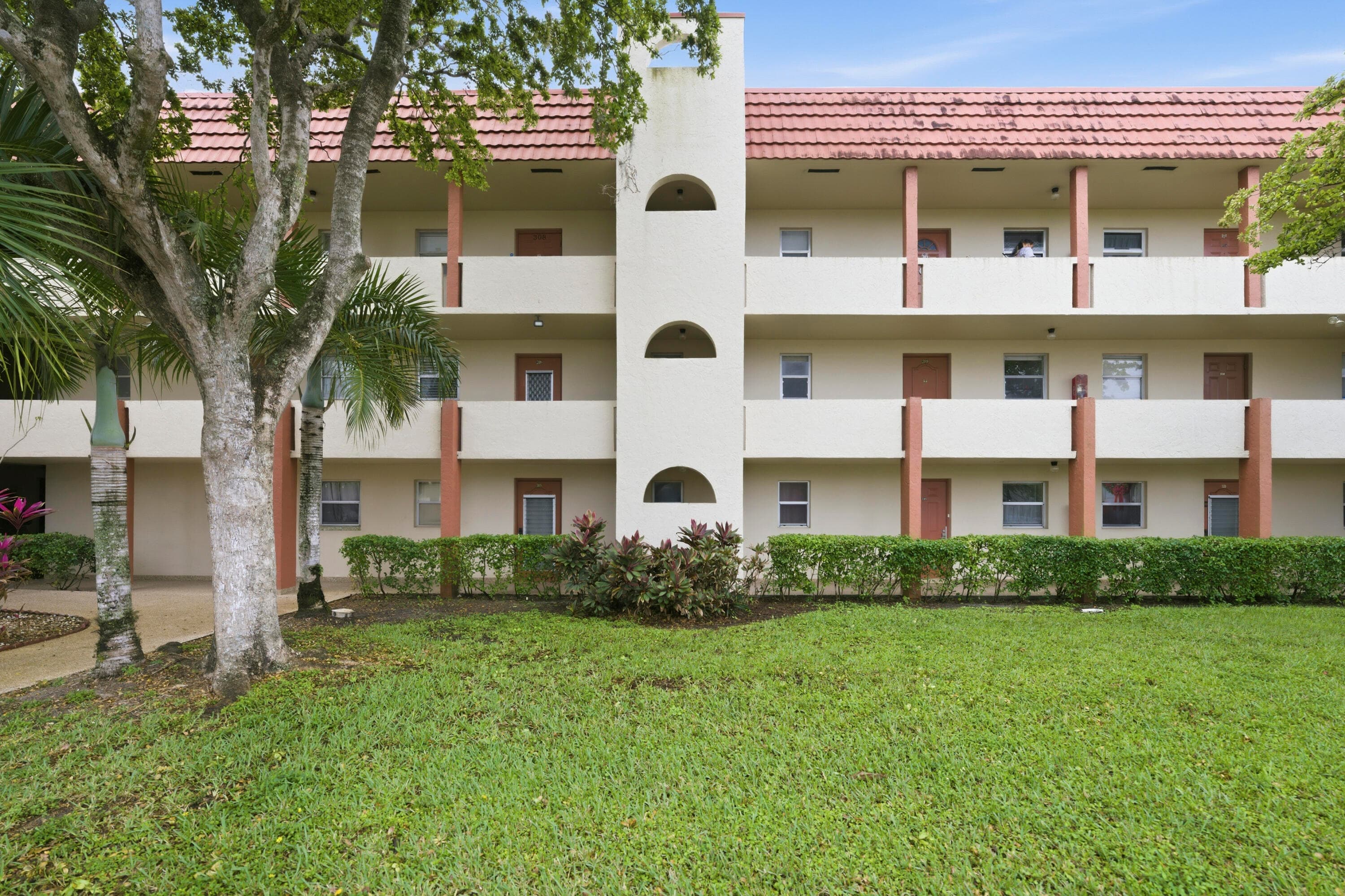 2900 Sunrise Lakes Drive W 201, Sunrise, FL 33322 — photo 4 of 22