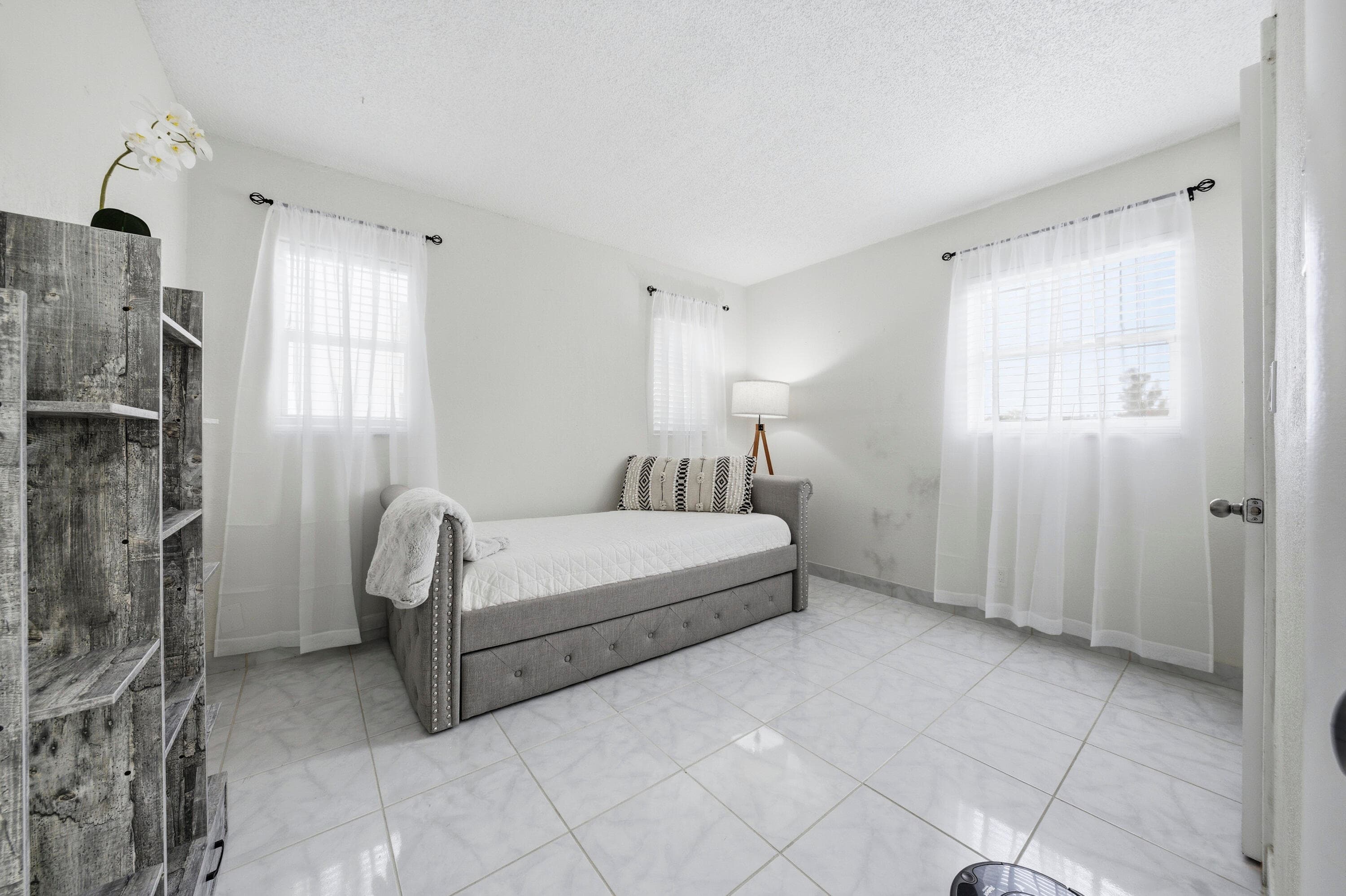 2900 Sunrise Lakes Drive W 201, Sunrise, FL 33322 — photo 17 of 22
