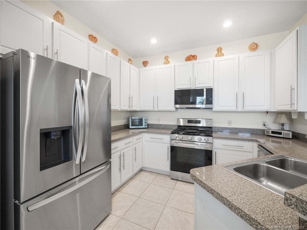 155 56th Drive SW, Vero Beach, FL 32968 — photo 8 of 24