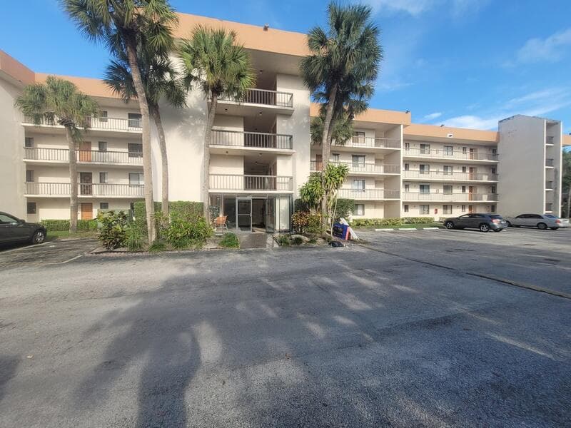5917 Via Vermilya 206, Lake Worth, FL 33462 — photo 2 of 77