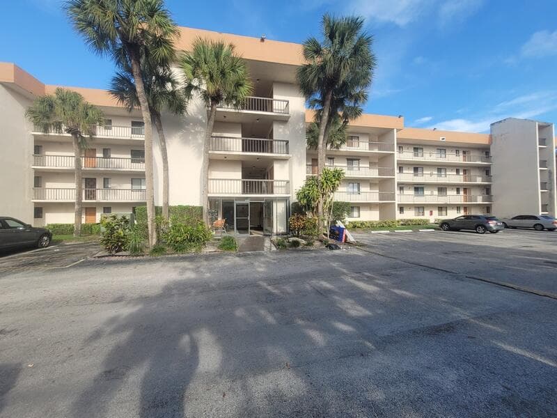 5917 Via Vermilya 206, Lake Worth, FL 33462 — photo 3 of 77