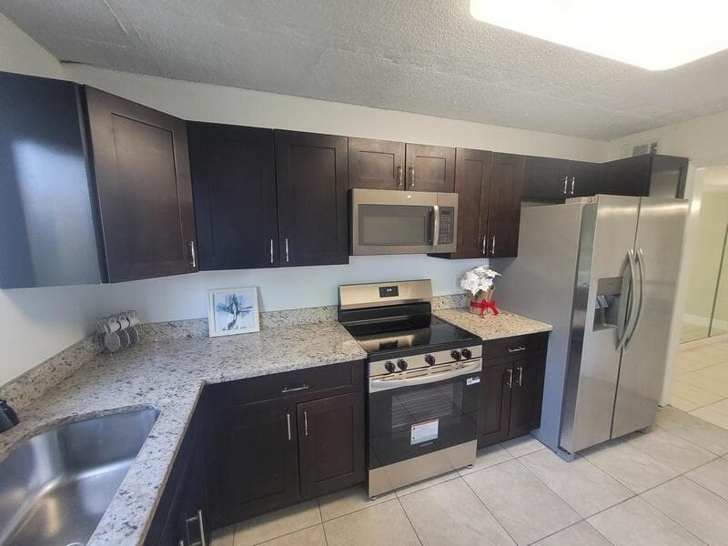 5917 Via Vermilya 206, Lake Worth, FL 33462 — photo 23 of 77