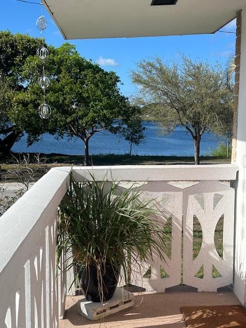 2020 Lake Osborne Drive 11, Lake Worth Beach, FL 33461 — photo 3 of 15