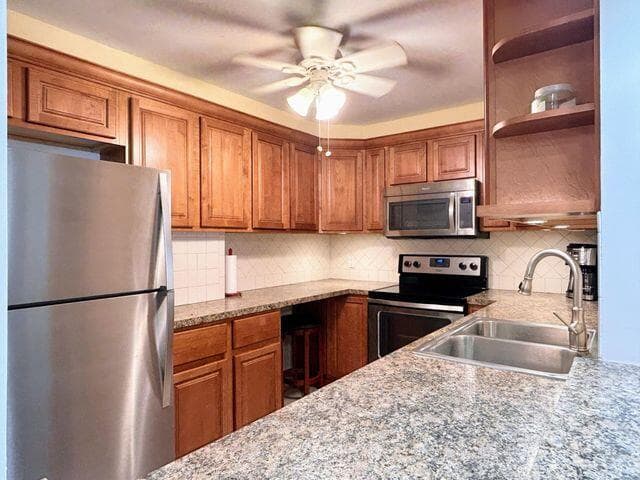 125 S Ocean Avenue 207, Palm Beach Shores, FL 33404 — photo 8 of 36