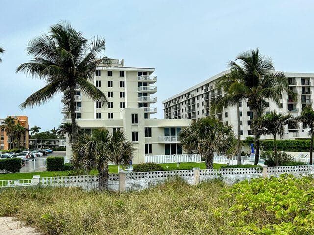 125 S Ocean Avenue 207, Palm Beach Shores, FL 33404 — photo 21 of 36