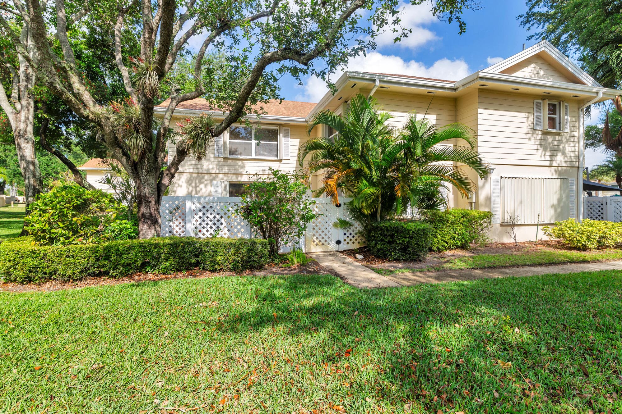 8142 Bridgewater Court 42c, Lake Clarke Shores, FL 33406 — photo