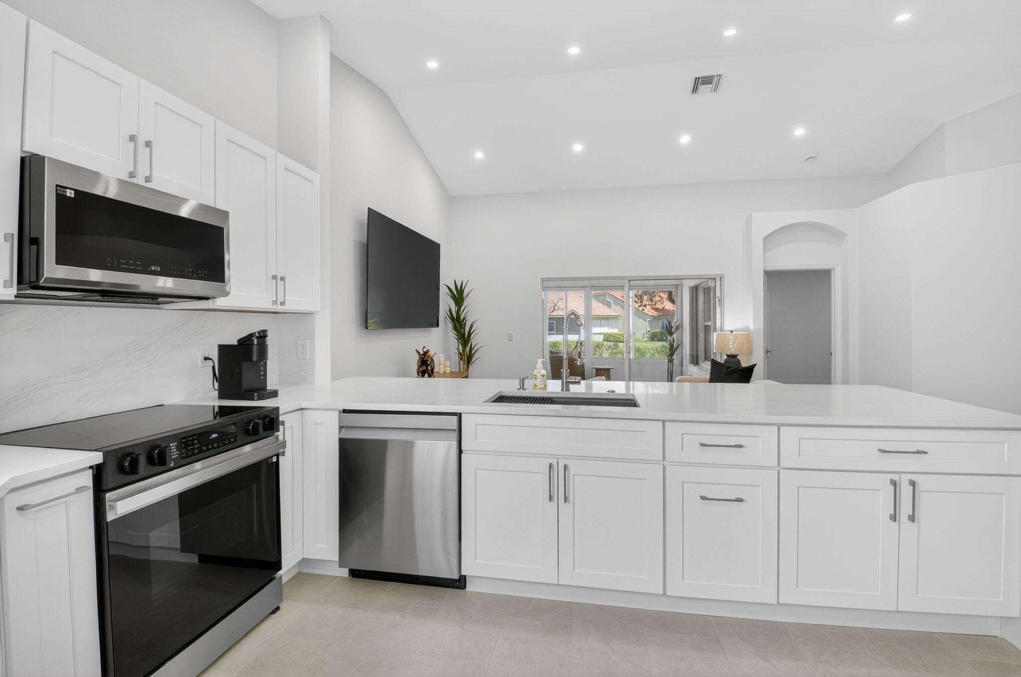 6171 Floral Lakes Drive, Delray Beach, FL 33484 — photo 16 of 89