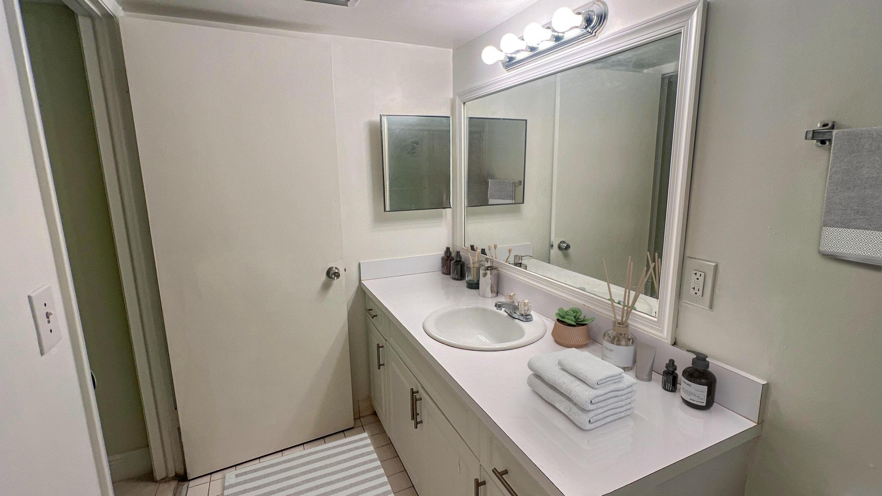 8343 Lake Drive 207, Doral, FL 33166 — photo 14 of 31