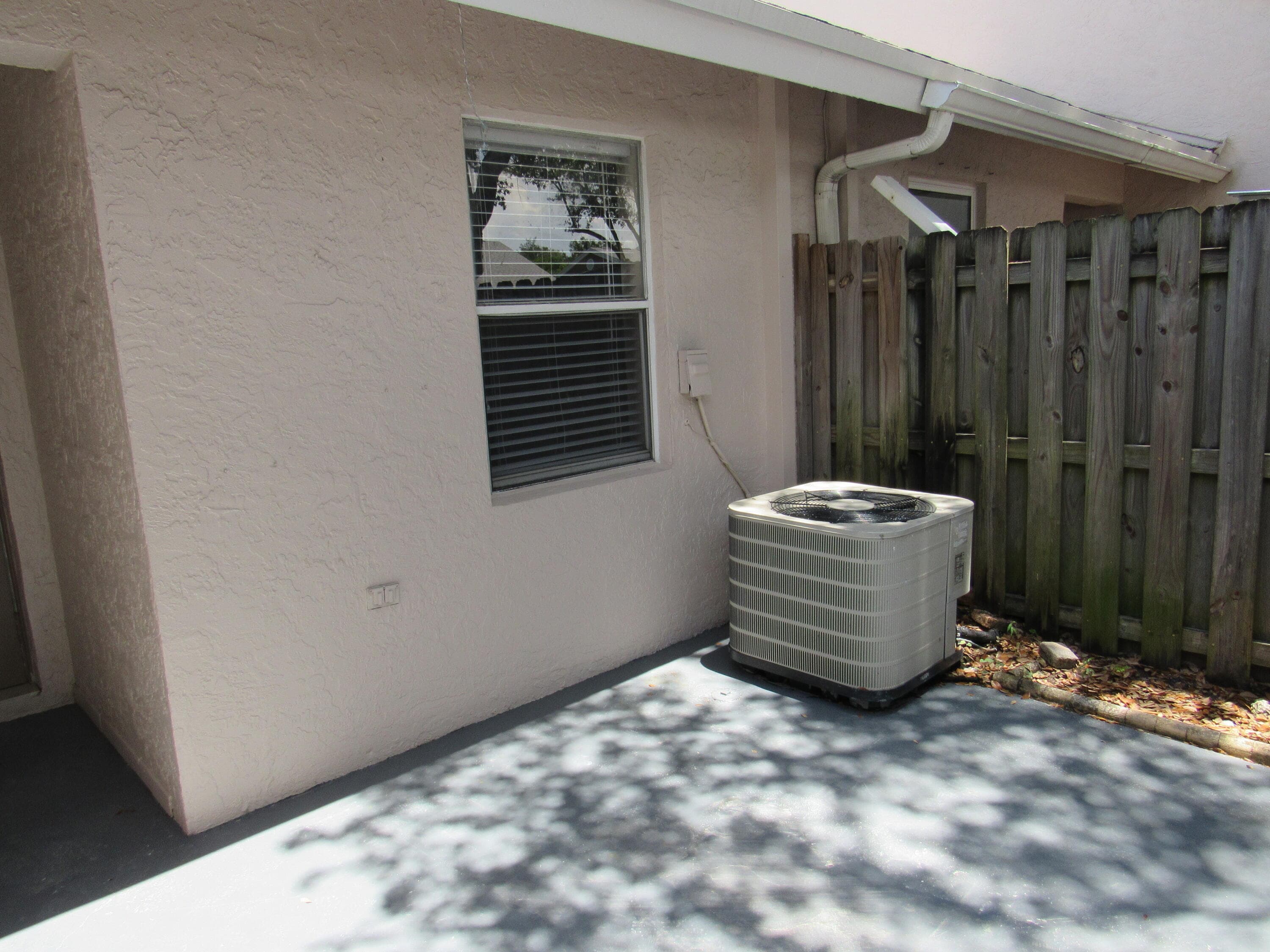 5203 Glencove Lane 5203, West Palm Beach, FL 33415 — photo 3 of 21