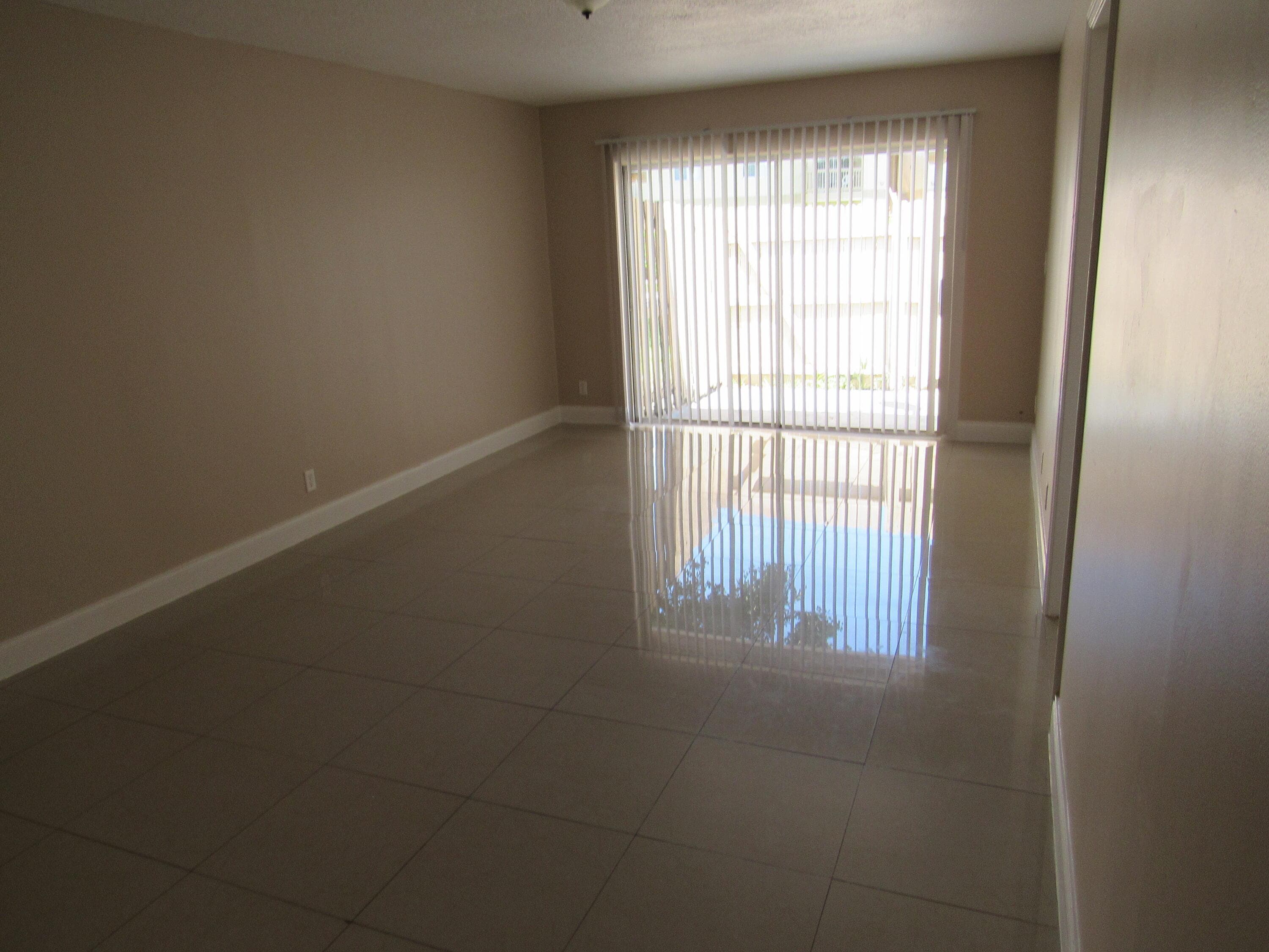 5203 Glencove Lane 5203, West Palm Beach, FL 33415 — photo 5 of 21