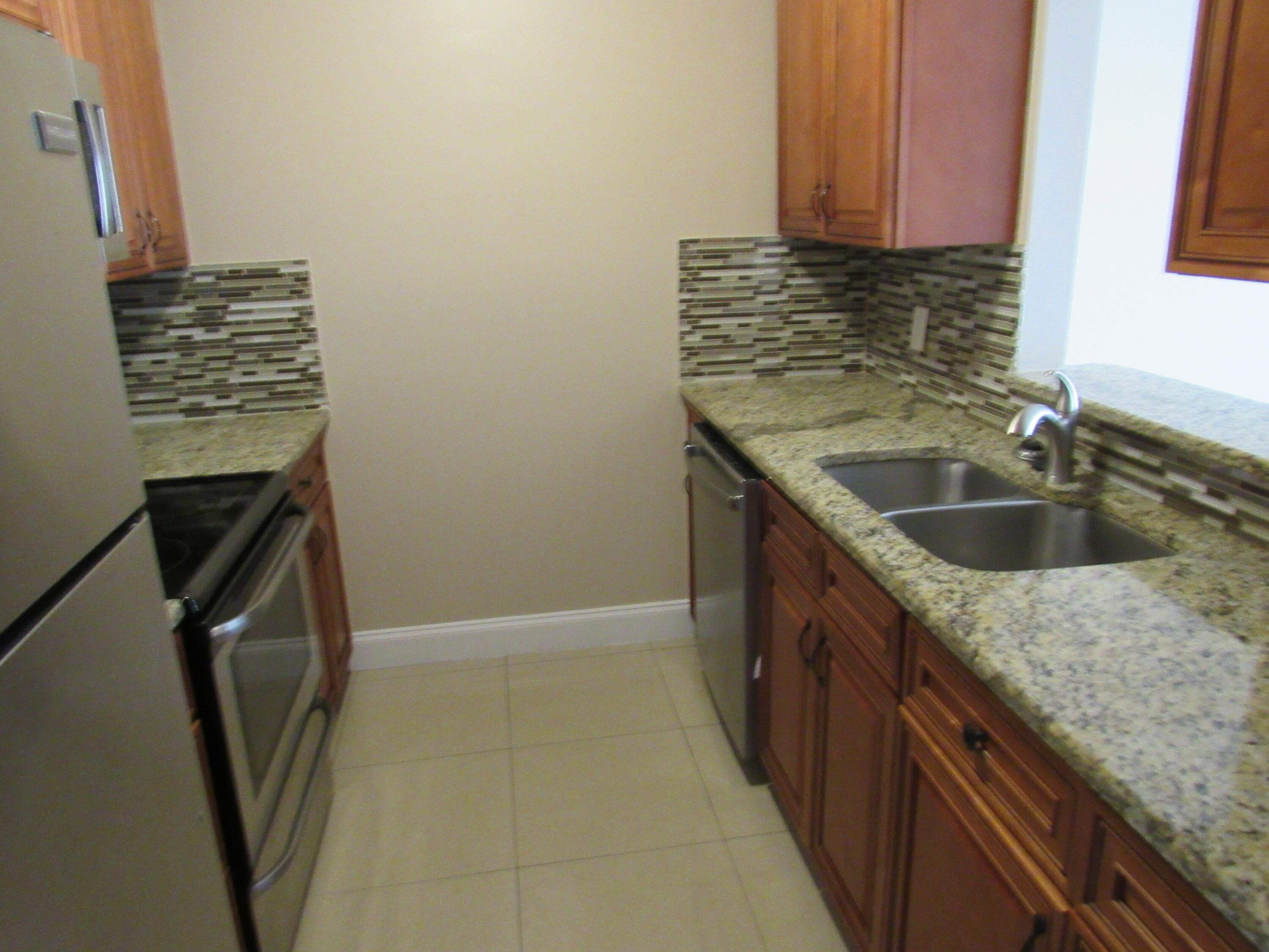 5203 Glencove Lane 5203, West Palm Beach, FL 33415 — photo 7 of 21