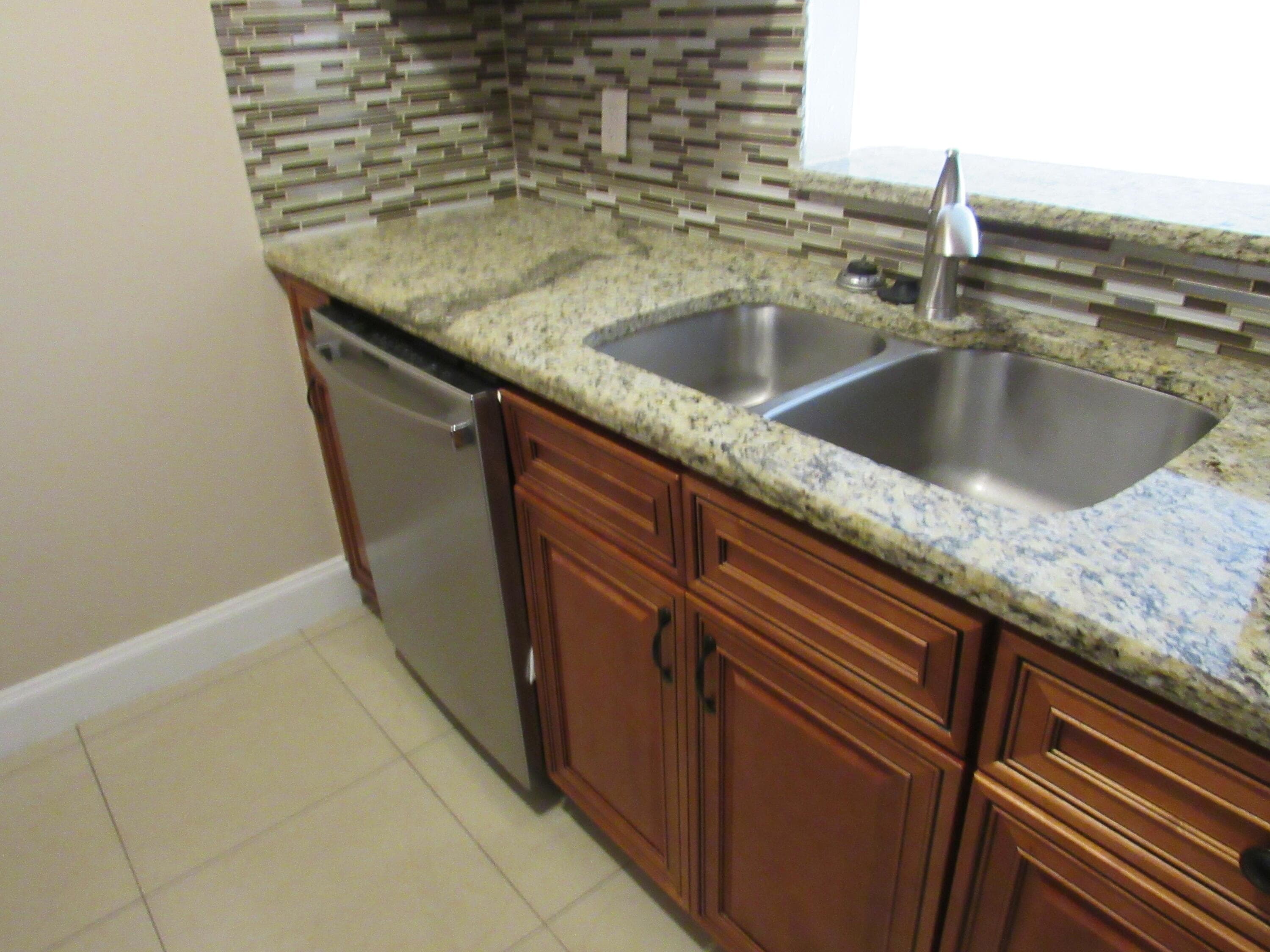 5203 Glencove Lane 5203, West Palm Beach, FL 33415 — photo 9 of 21