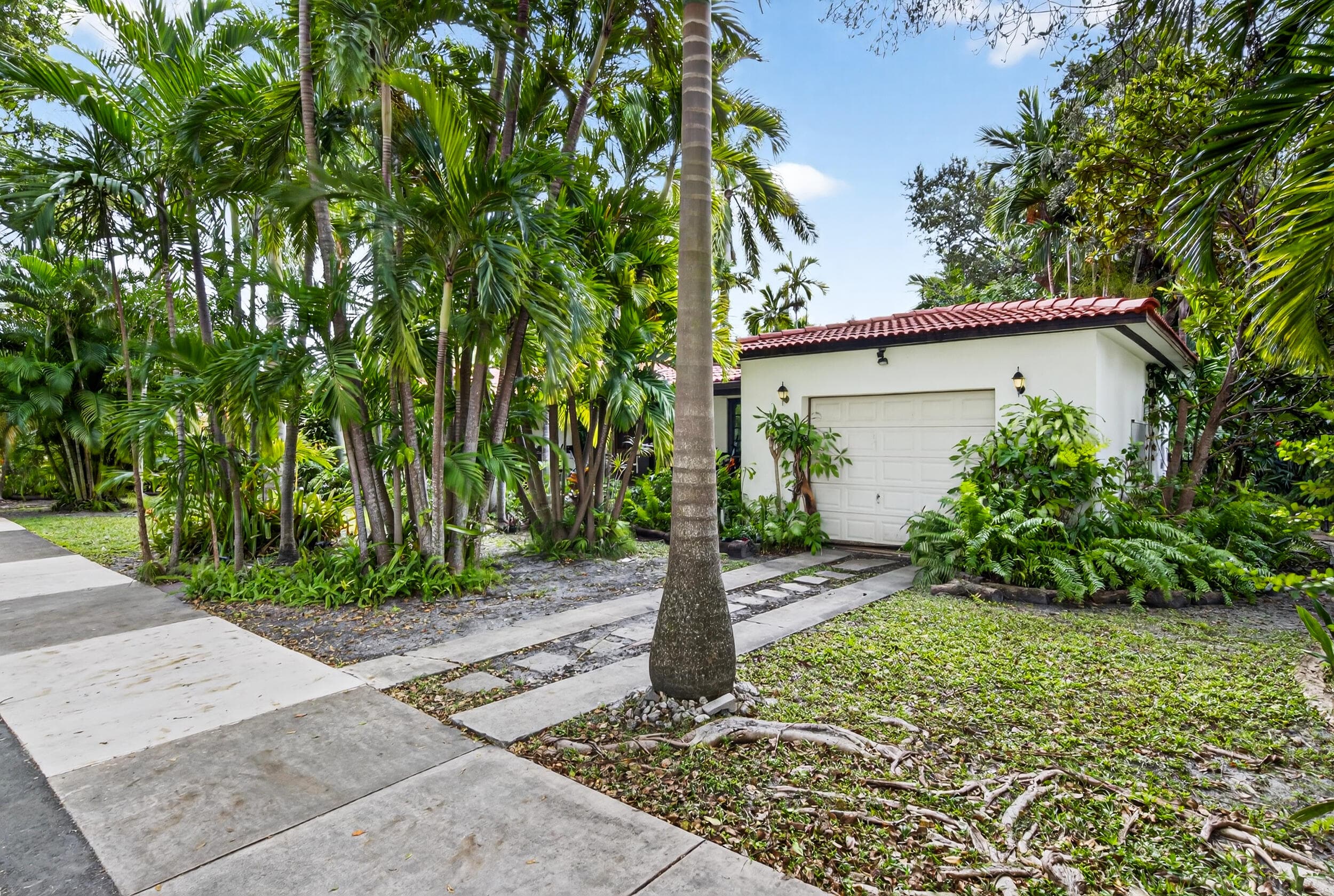 320 San Sebastian Avenue, Coral Gables, FL 33134 — photo 2 of 54