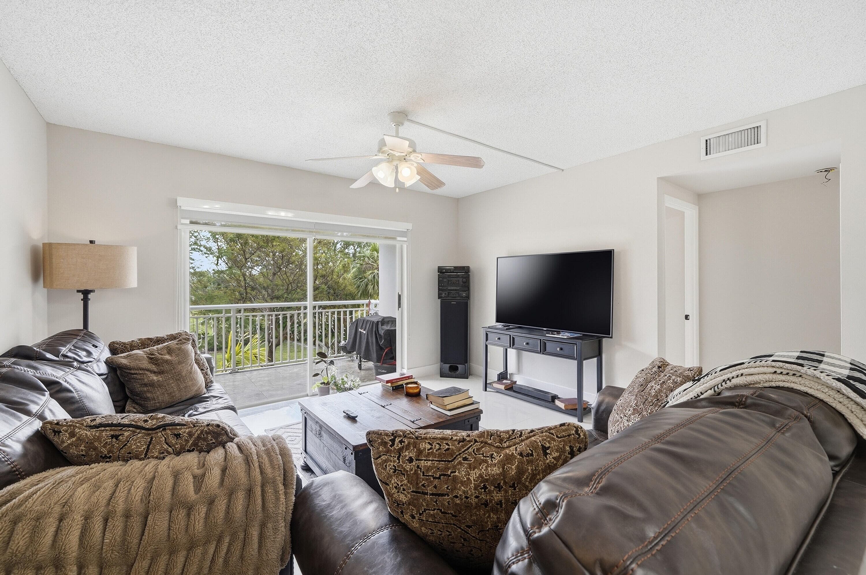 3800 Hillcrest Drive 310, Hollywood, FL 33021 — photo 3 of 35
