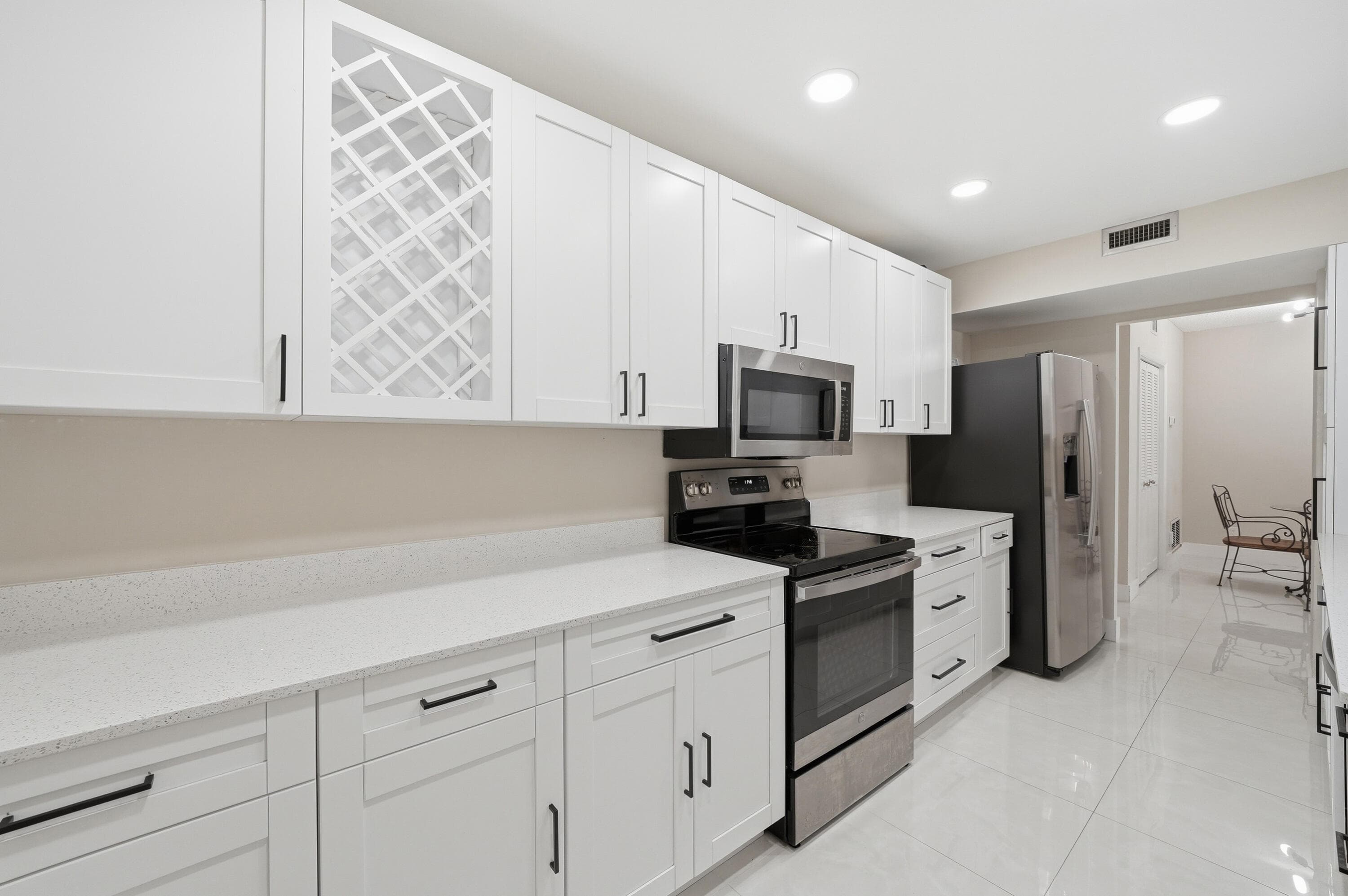 3800 Hillcrest Drive 310, Hollywood, FL 33021 — photo 5 of 35