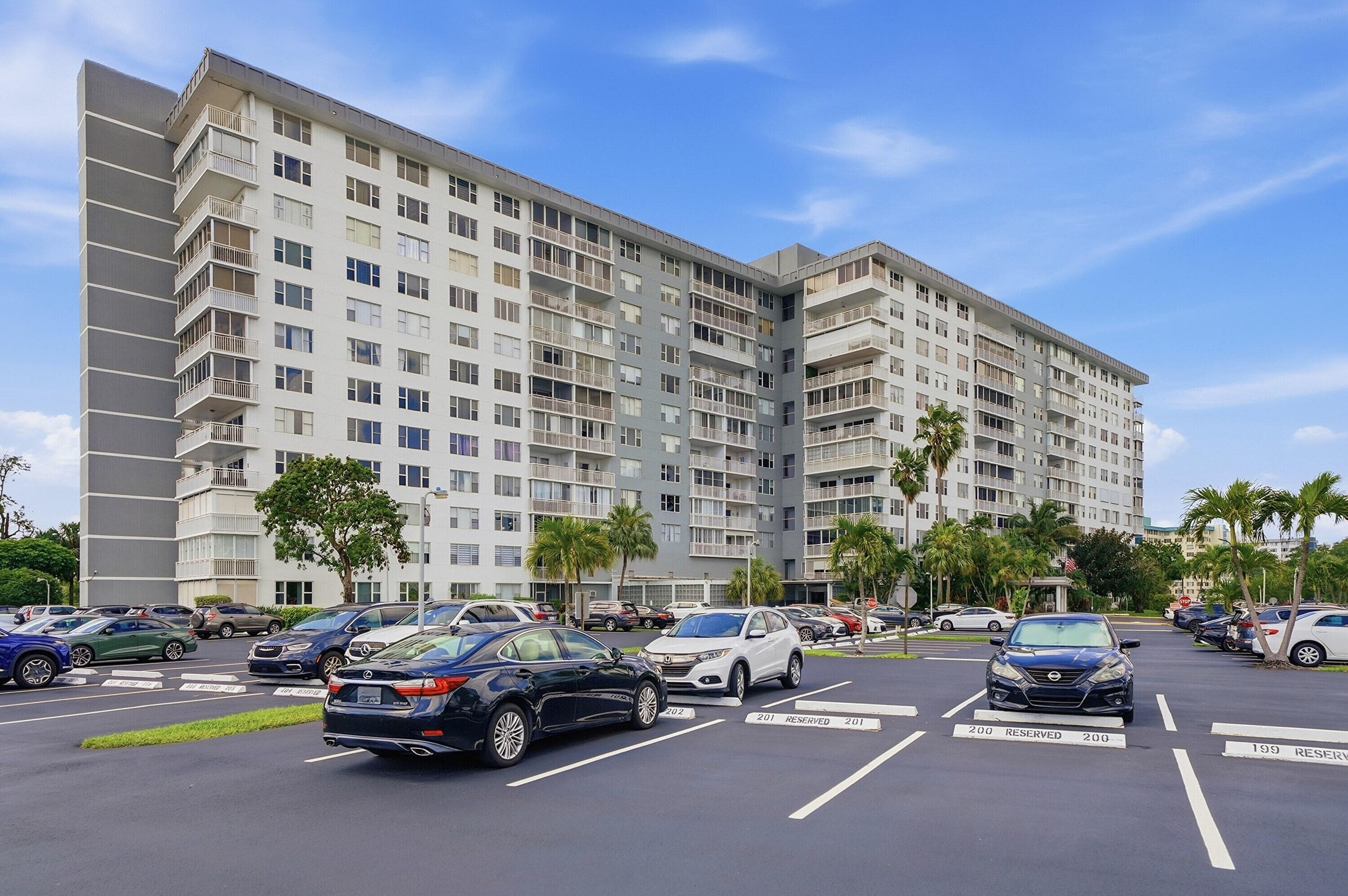 3800 Hillcrest Drive 310, Hollywood, FL 33021 — photo 24 of 35